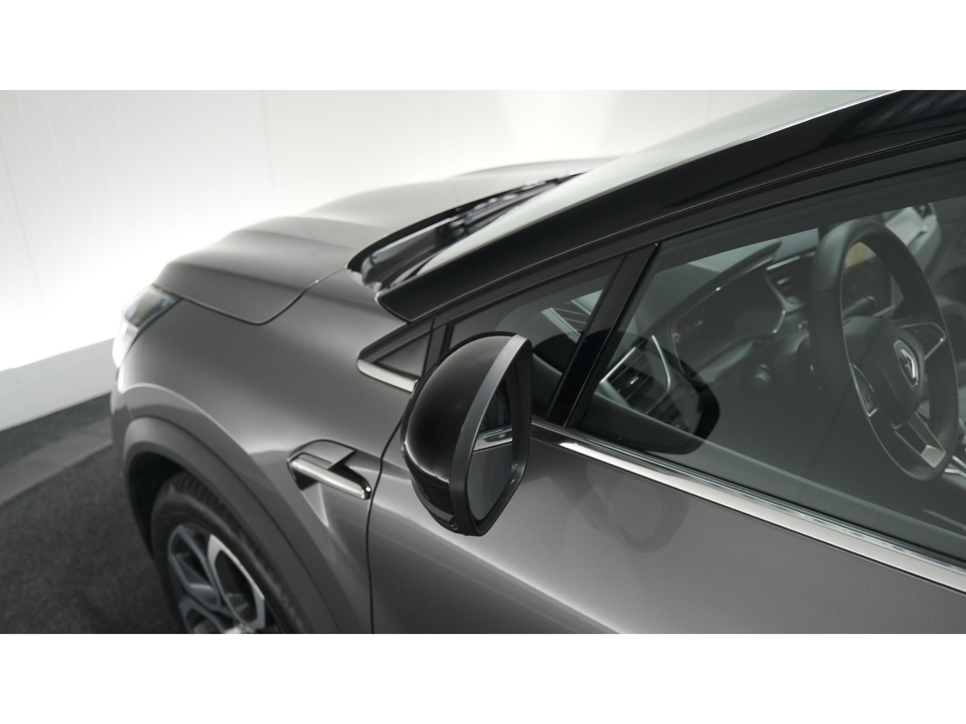 Renault Captur Mild Hybrid 140 EDC Techno | 360 Camera | 9.3 Inch Grootscherm | Stoelverwarming | Apple Carplay | 18 Inch Lichtmetalen Velgen