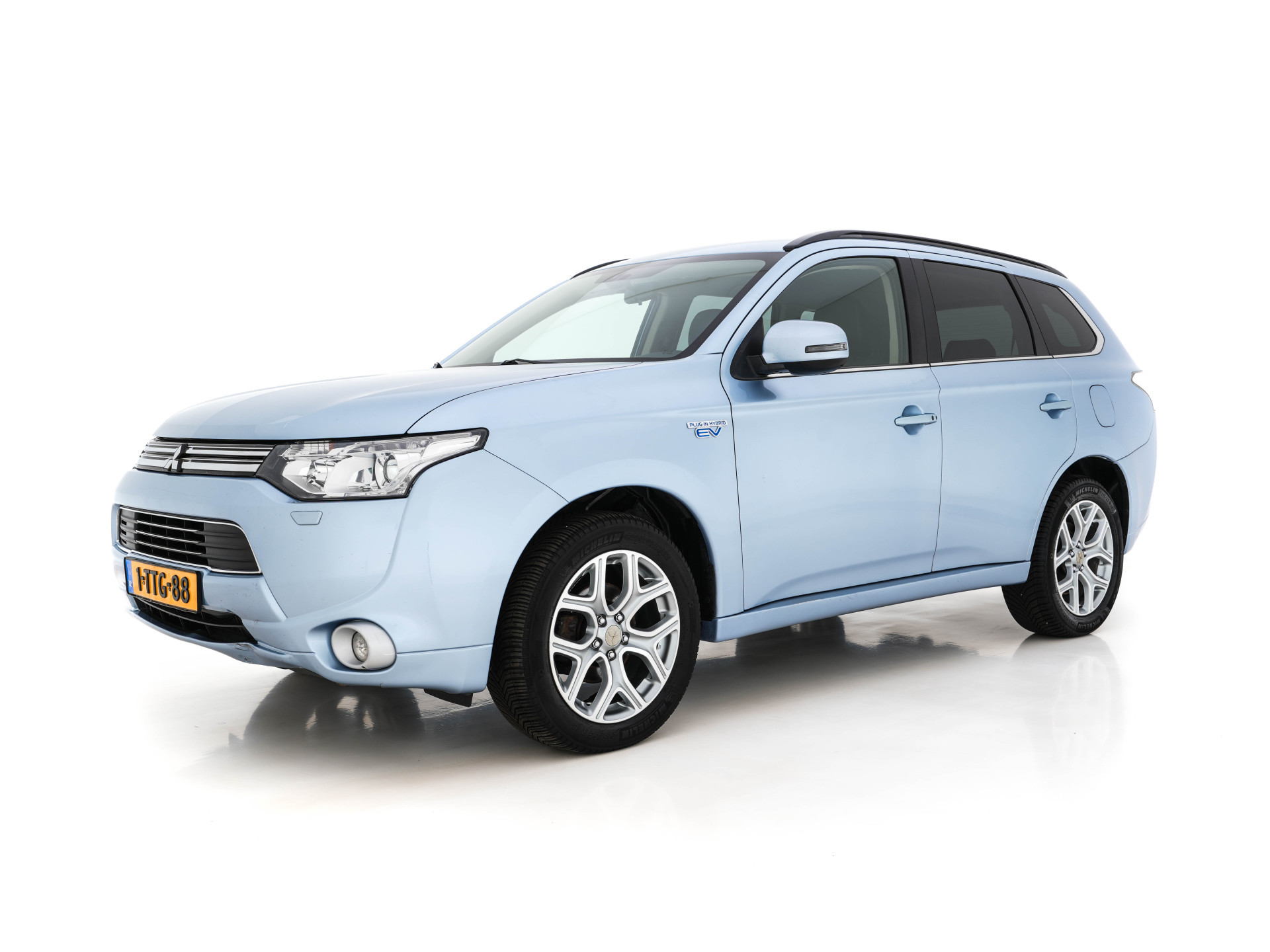 Mitsubishi Outlander 2.0 PHEV Executive Edition AWD Aut. *LEATHER-FABRIC | XENON | NAVI-FULLMAP | CAMERA | KEYLESS | DAB+ | ROCKFORD-AUDIO | COMFORT-SEATS | PRIVACY-GLASS | SHIFT-PADDLES |  18''ALU*