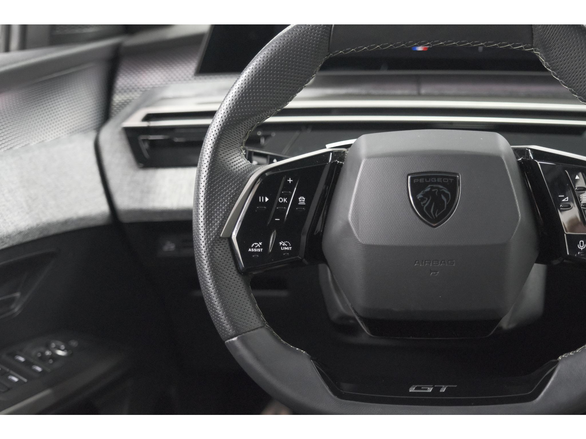 Peugeot 5008 1.2 Hybrid 136 GT 7p | Adaptieve Cruise Control | Camera | Elektrische Kofferklep | Stoelverwarming