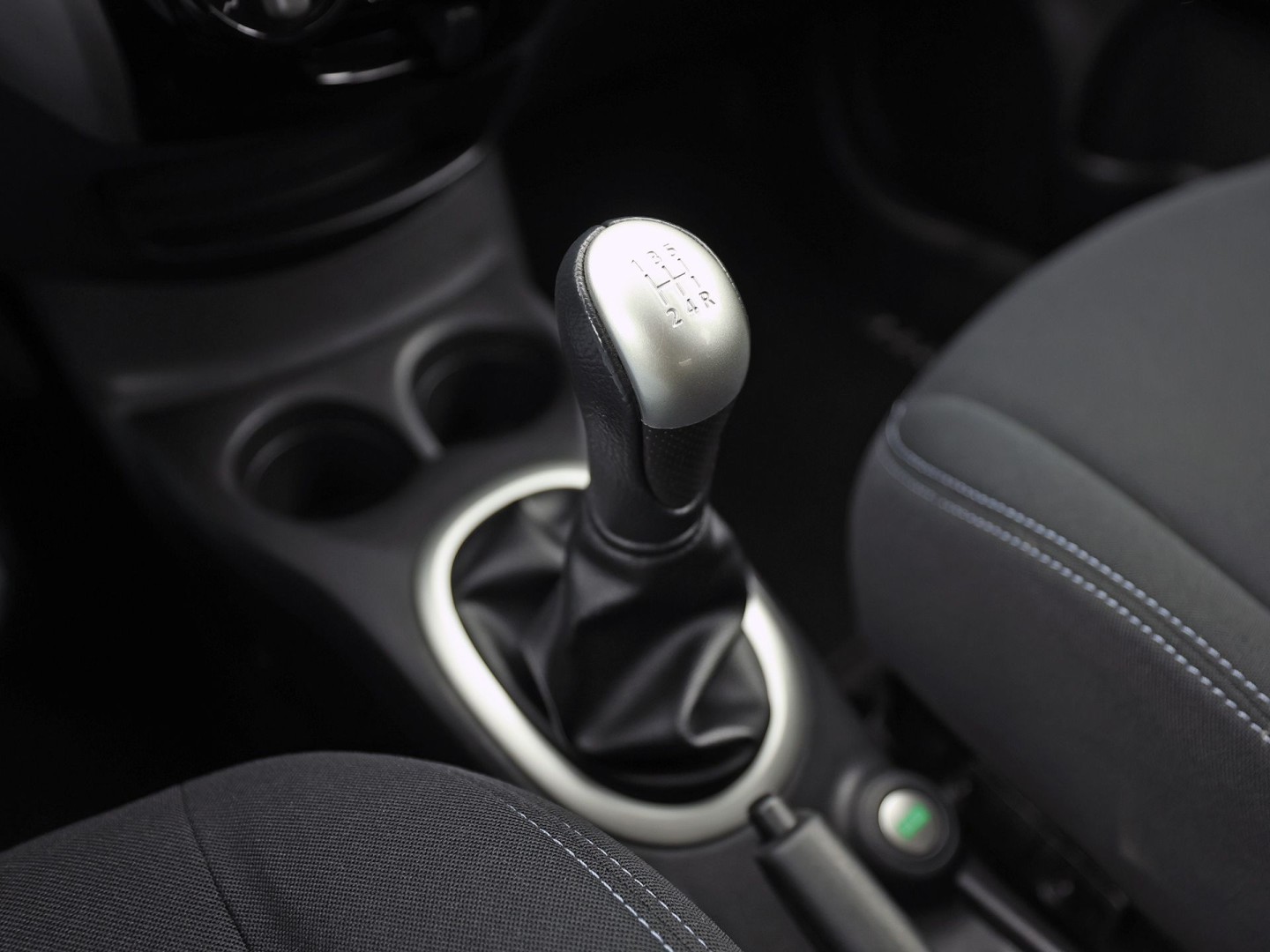 Nissan Note 1.2 Sport (AIRCO, GETINT GLAS, LM VELGEN, SPORTSTOELEN, CRUISE, NIEUWE APK, NIEUWSTAAT)