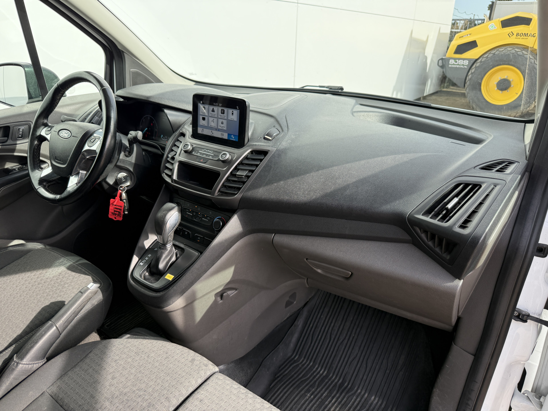 Ford Transit Connect 1.5 TDCI 100PK L2 Automaat Trekhaak Carplay Camera Airco Cruise Control Camera Parkeersensoren Achter Stoelverwarming
