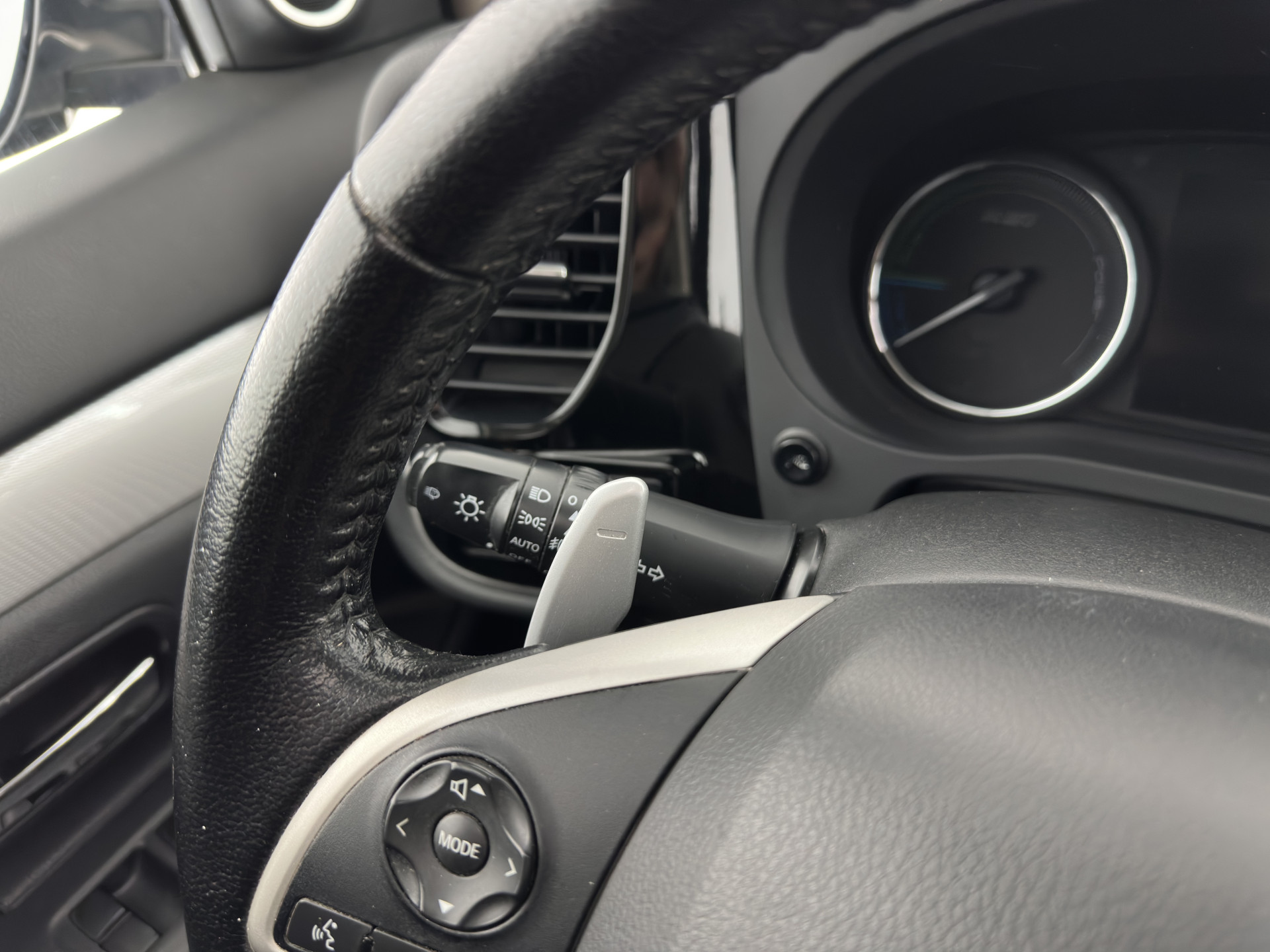 Mitsubishi Outlander 2.0 PHEV Instyle+ (Plug-In) Aut.* FULL-LEATHER | XENON | NAVI-FULLMAP | KEYLESS | CAMERA | HEATED-COMFORTSEATS | ECC | SHIFT-PADDELS | PDC | CRUISE | DAB | TOWBAR | PRIVACY-GLASS | LANE-ASSIST | 18'' ALU*