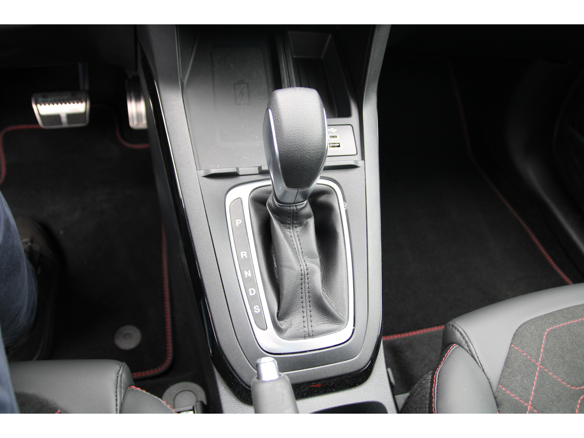 Ford Puma 1.0 EcoBoost 125 PK Hybrid  ST-Line X Automaat TREKHAAK AFNEEMBAAR | WINTER-PACK | B&O AUDIO