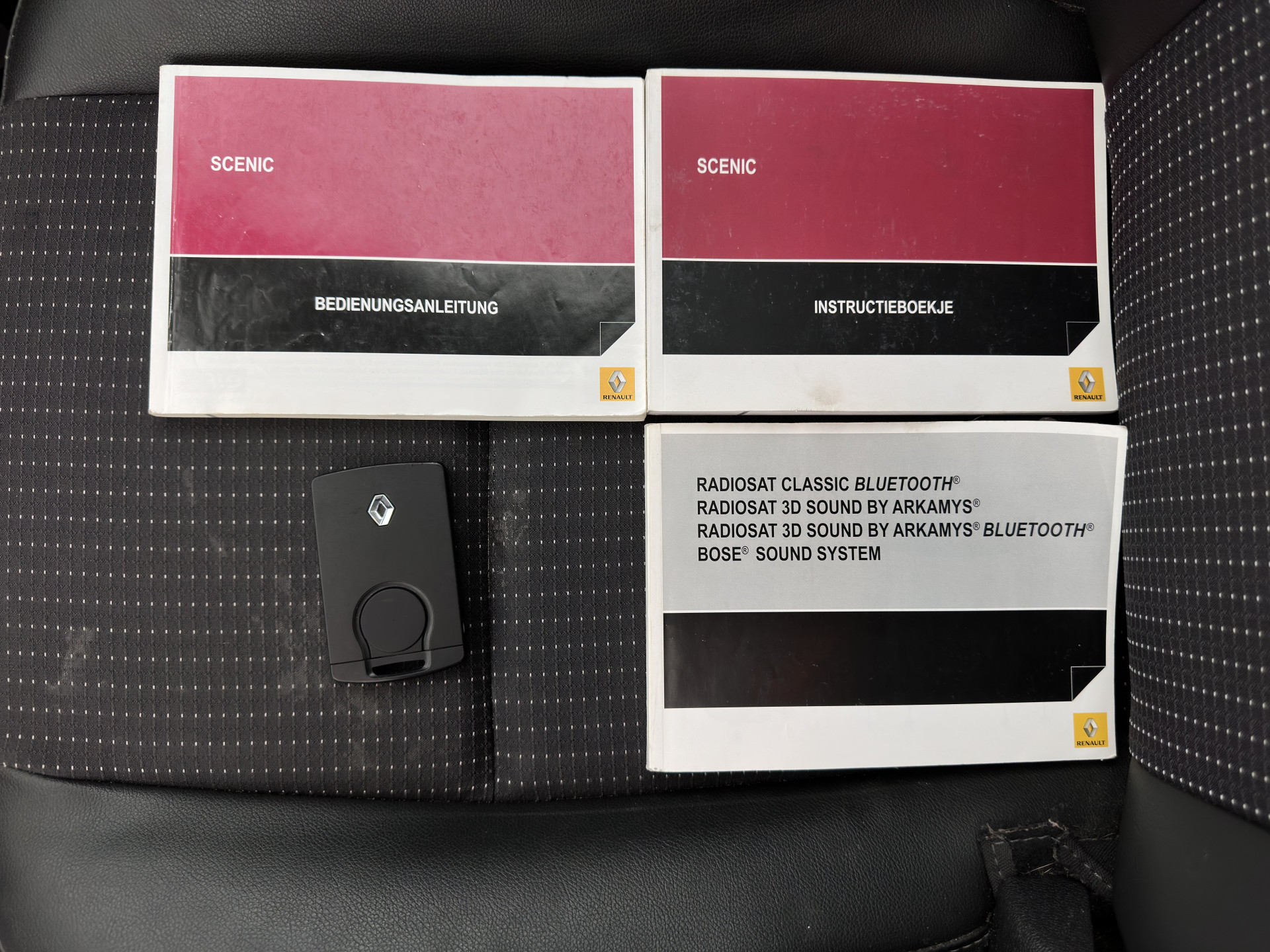 Renault Scénic 2.0 Aut. *PANO | LEATHER-FABRIC | NAVI-FULLMAP | KEYLESS | ECC | DIGIT-COCKPIT | PDC | CRUISE | TOWBAR |  17''ALU*