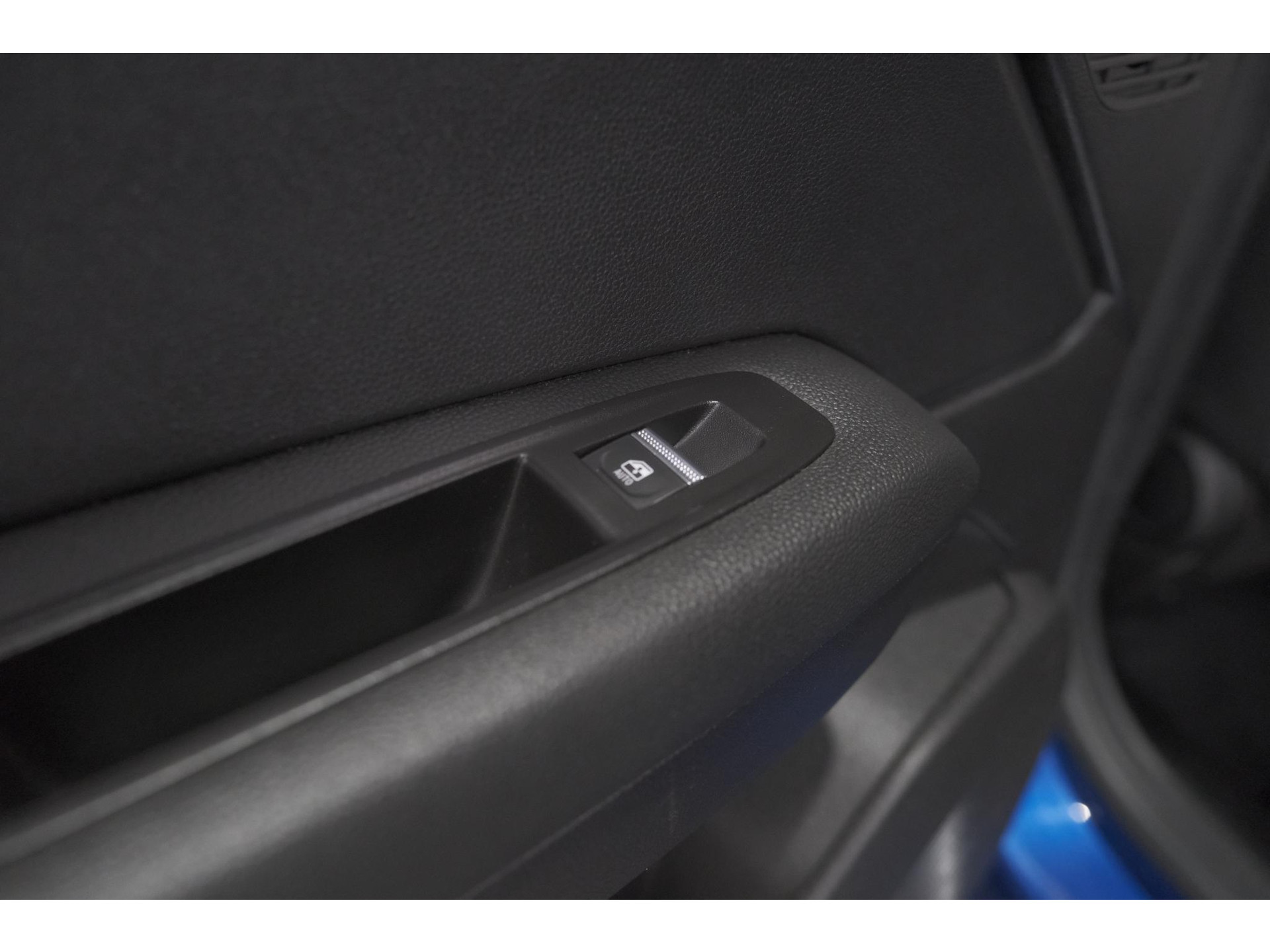Renault Captur 1.6 E-Tech Plug-in Hybrid 160 Intens | Camera | 9.3 Inch Groot Scherm | Apple Carplay | Parkeersensoren
