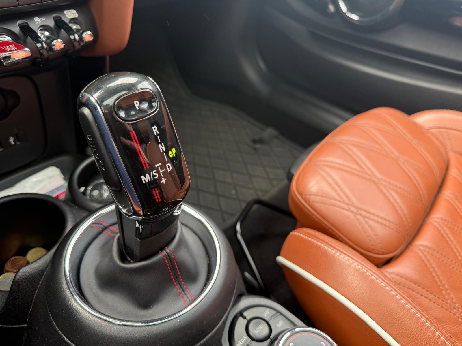 MINI Mini 2.0 John Cooper Works Chili | 1E EIGENAAR | 3/6/12MND GARANTIE | 230PK | PANO | ACC | CARPLAY | LED | HEAD-UP | NAVI | DAB |