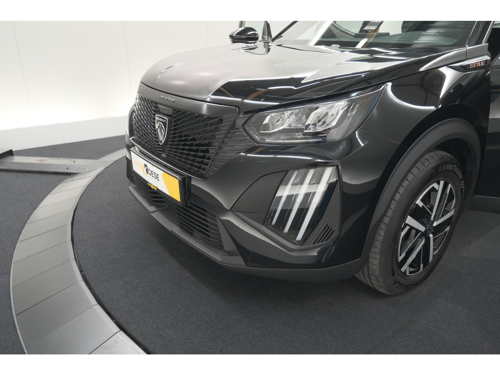 Peugeot 2008 1.2 Hybrid 136 Style | Apple Carplay | Parkeersensoren | Climate control