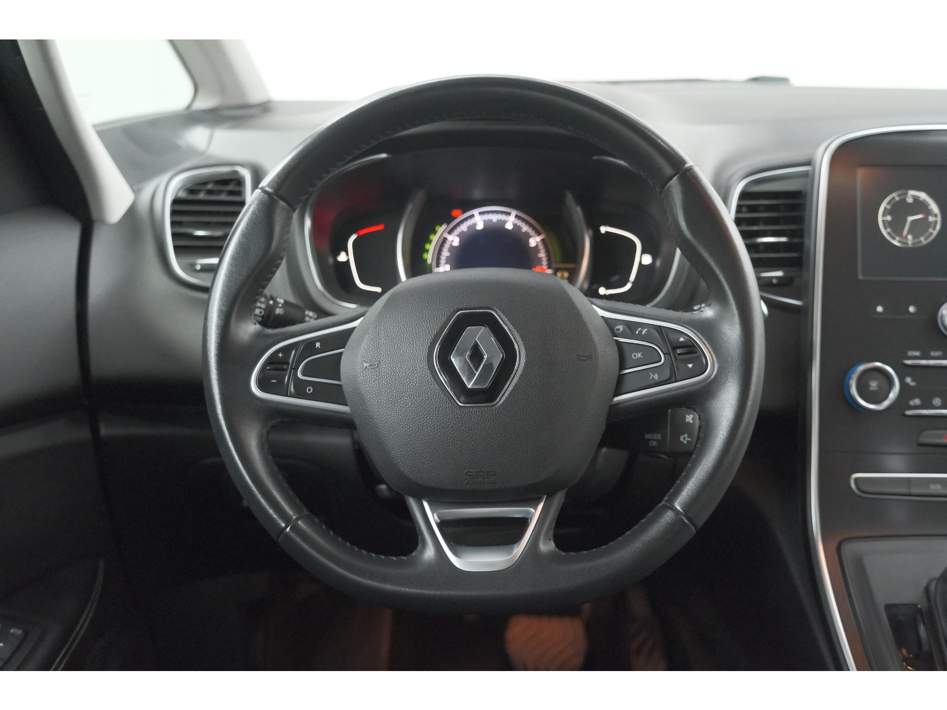 Renault Grand Scénic 1.3 Intens TCe 140 EDC | 7 Zitplaatsen | Apple Carplay | Camera | Parkeersensoren voor + achter