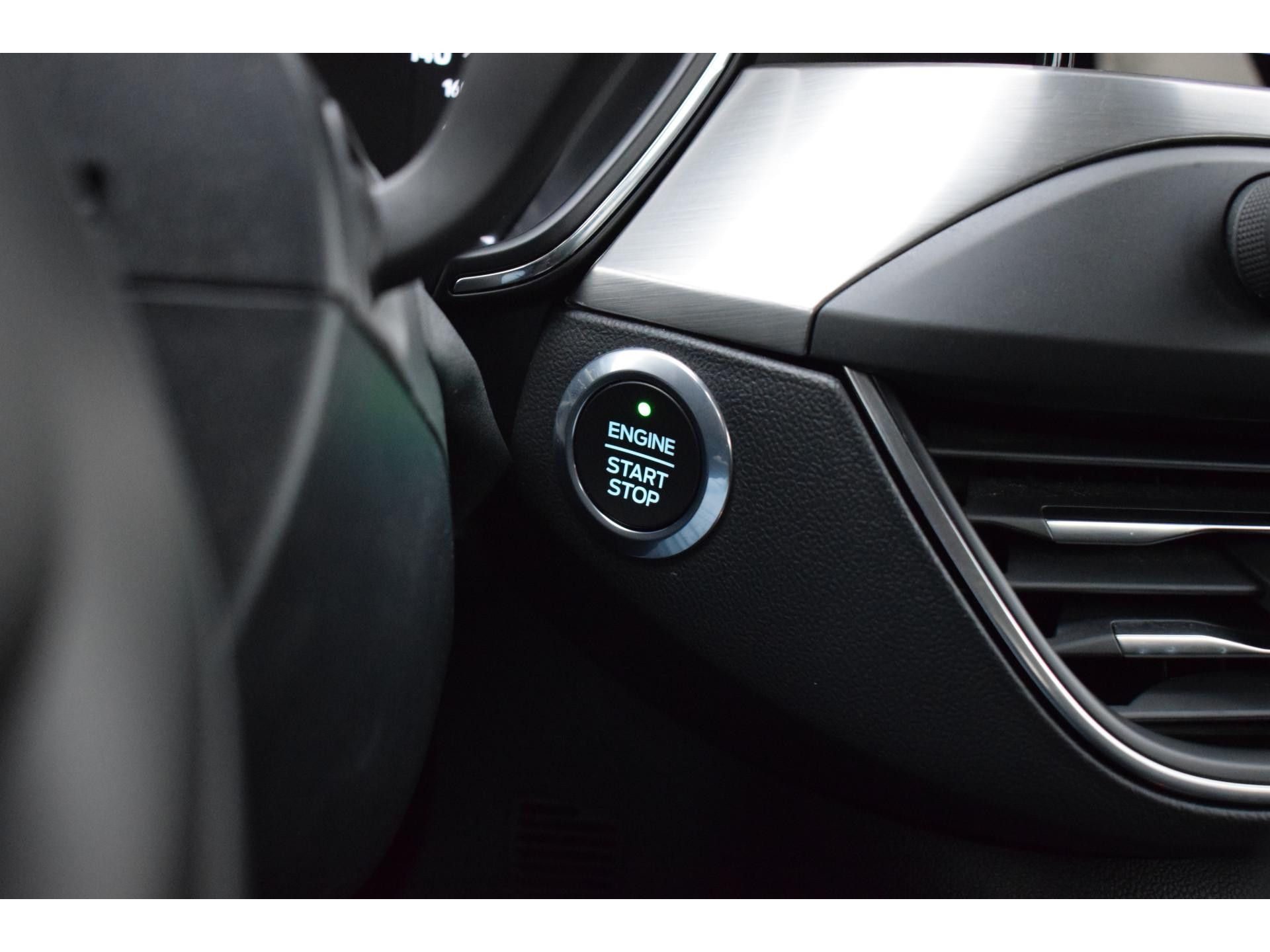 Ford Focus Wagon Wagon 1.5 EcoBlue Titanium Business | Automaat | Trekhaak | Apple CarPlay | Climate