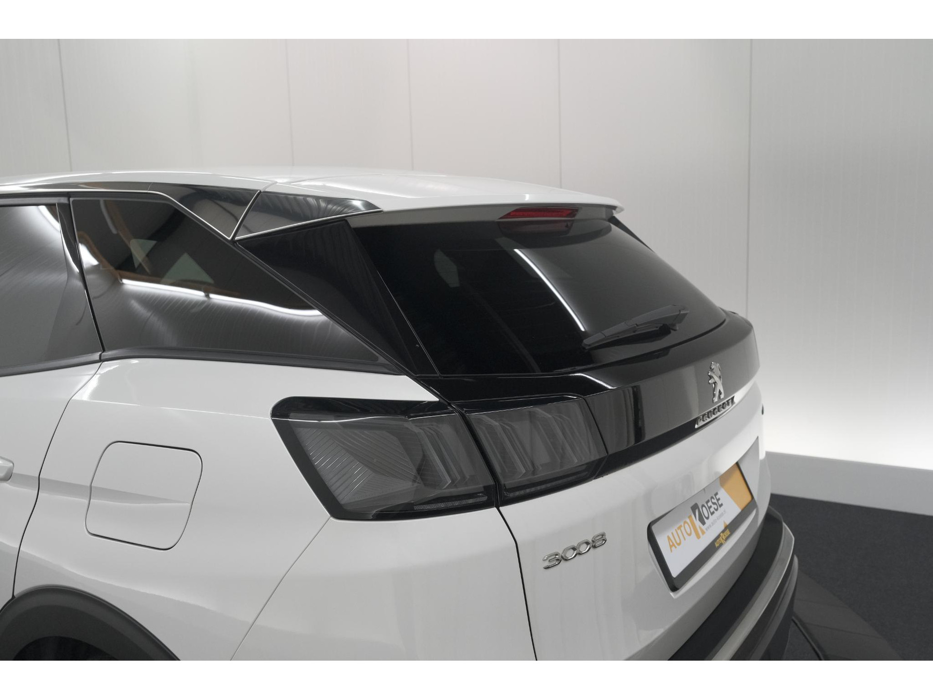 Peugeot 3008 1.6 Plug-in HYbrid 225 Allure | Camera | Dodehoekdetectie | Navigatie | Apple Carplay