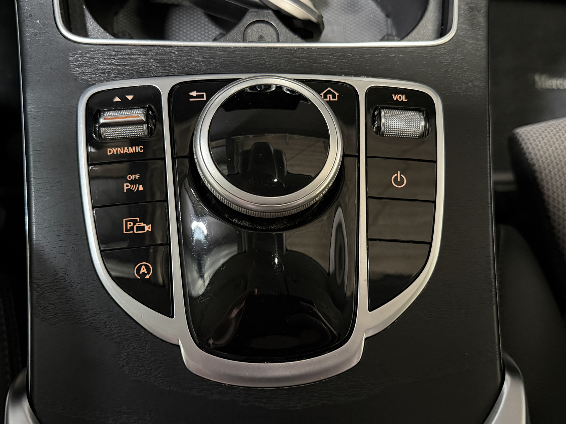 Mercedes-Benz C-klasse Estate 220 d Business Solution | Camera | Stoelverwarming | Elektr. trekhaak | Adaptive cruise | Full LED
