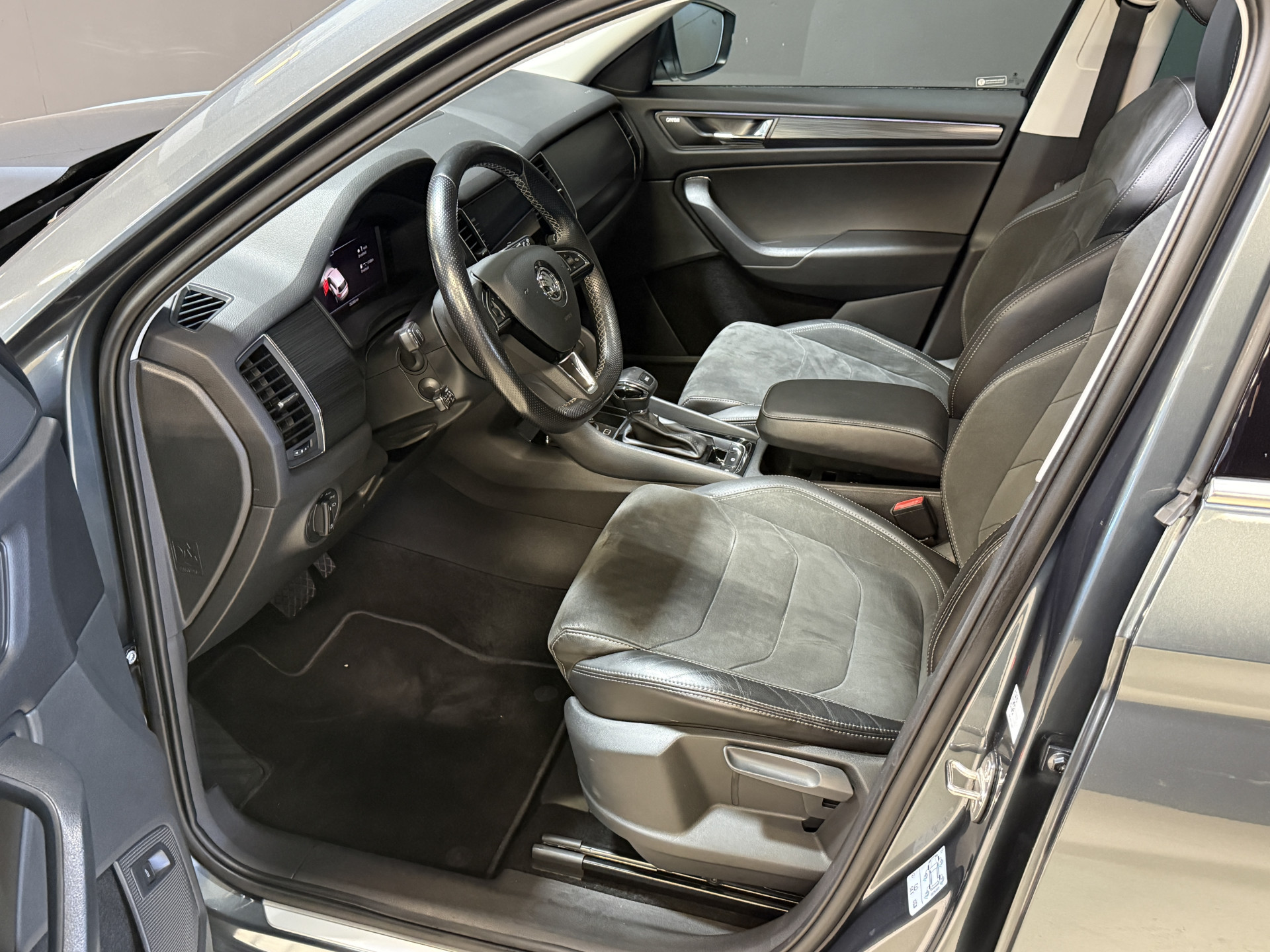 ŠKODA Kodiaq 1.5 TSI Business Edition | Panoramadak | Apple Carplay | Stoelverwarming