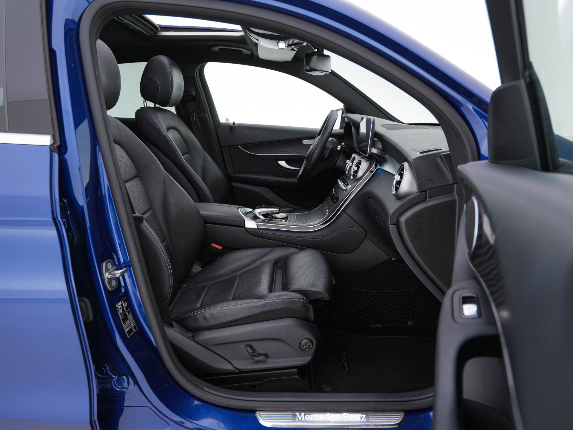 Mercedes-Benz GLC-klasse Coupé 350 d 4Matic AMG-Sportpack Premium Plus Aut. *PANO | LEATHER | FULL-LED |  NAVI-FULLMAP | ECC | CAMERA | PDC | SHIFT-PADDLES | CRUISE | AMBIENT-LIGHT | TOWBAR | HEATED-SPORTSEATS | PRIVACY-GLASS | 20"ALU*