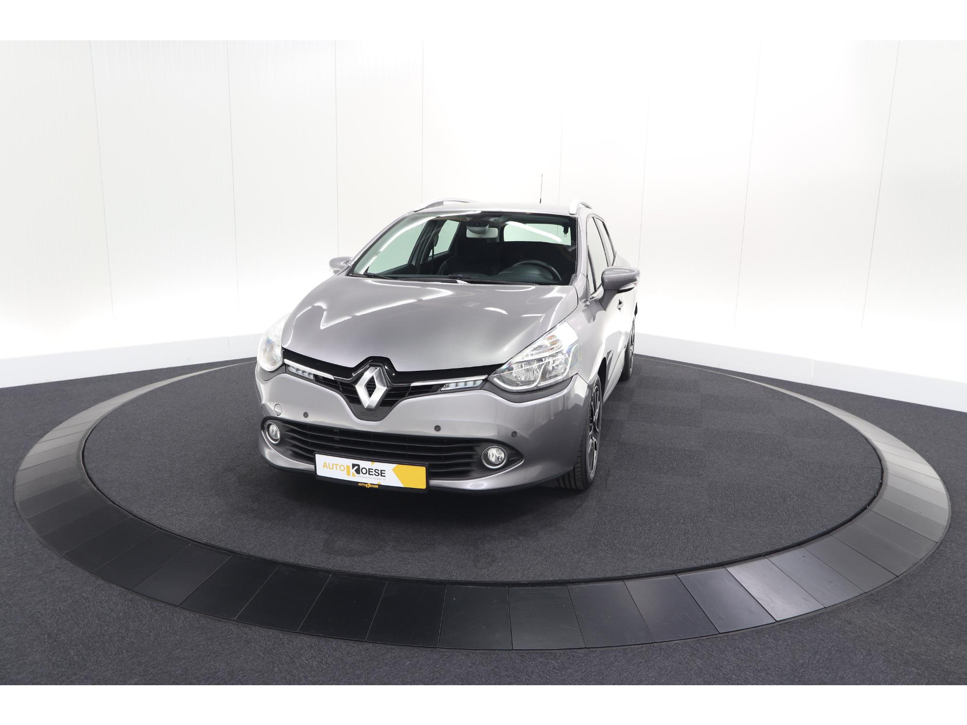 Renault Clio Estate 1.5 dCi ECO Dynamique | Parkeersensoren voor + achter | Armsteun | Navigatie