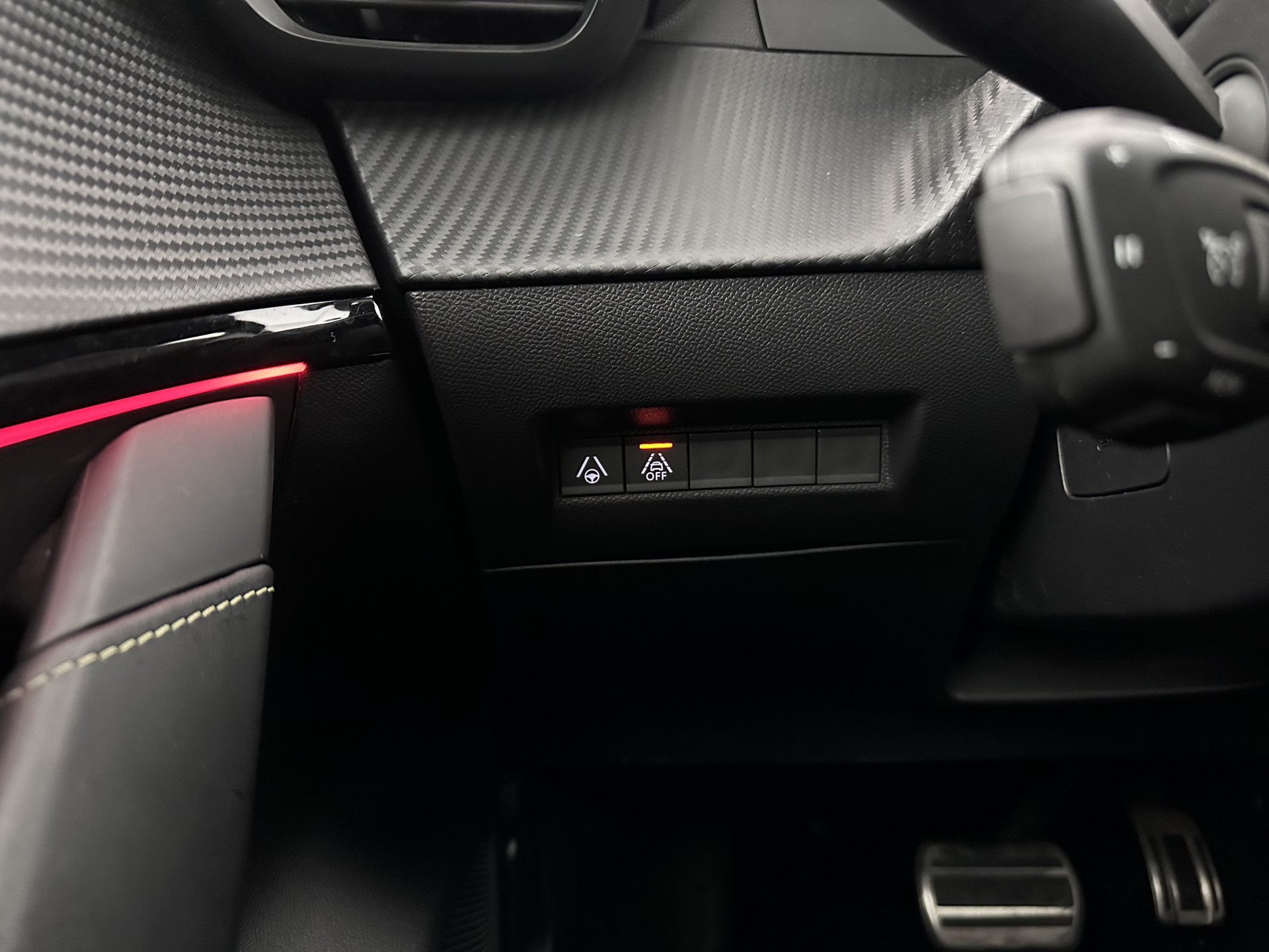 Peugeot e-208 EV GT Pack 50 kWh [ 3-Fase-11kW ] {SOH-88%] (INCL-BTW) *HEATPUMP | FULL-LED | DIGI-COCKPIT | BLINDSPOT | CAMERA | LEATHER-ALCANTARA | AMBIENTLIGHT | NAVI-FULLMAP | LANE-ASSIST | KEYLESS | DAB | CCS-FASTLOADER | HEATED-SPORTSEATS | PRIV