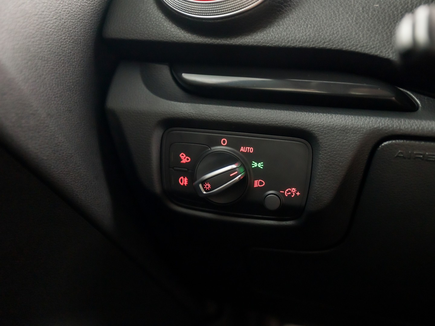 Audi A3 Sportback 2.0 TFSI S3 quattro S-Line 300Pk Automaat (PANORAMADAK, BLACK PACK, BANG&OLUFSEN, ELEK SPORTSTOELEN, RODE GORDELS, GETINT GLAS, PARKEERSENSOREN, NIEUWSTAAT)