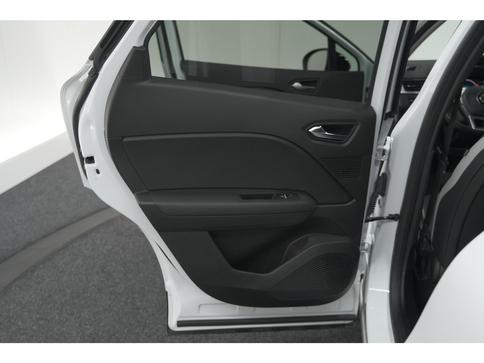 Renault Captur 1.6 E-Tech Plug-in Hybrid 160 Intens | Trekhaak | Camera | Adaptieve Cruise Control | Dodehoekdetectie