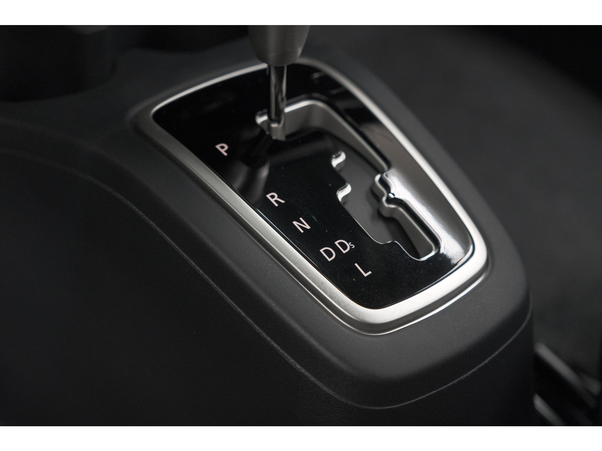 Mitsubishi Space Star 1.2 Intense | AUTOMAAT! | Apple Carplay | Allseason Banden | Climate Control