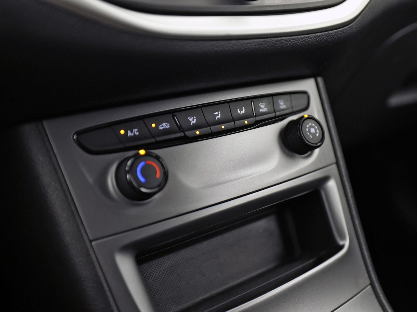 Opel Astra Sports Tourer 1.0 Turbo 120 Jaar Edition (APPLE CARPLAY, NAVIGATIE, LM VELGEN, PARKEERSENSOREN, SPORTSTOELEN, CRUISE, NIEUWE APK, NIEUWSTAAT)