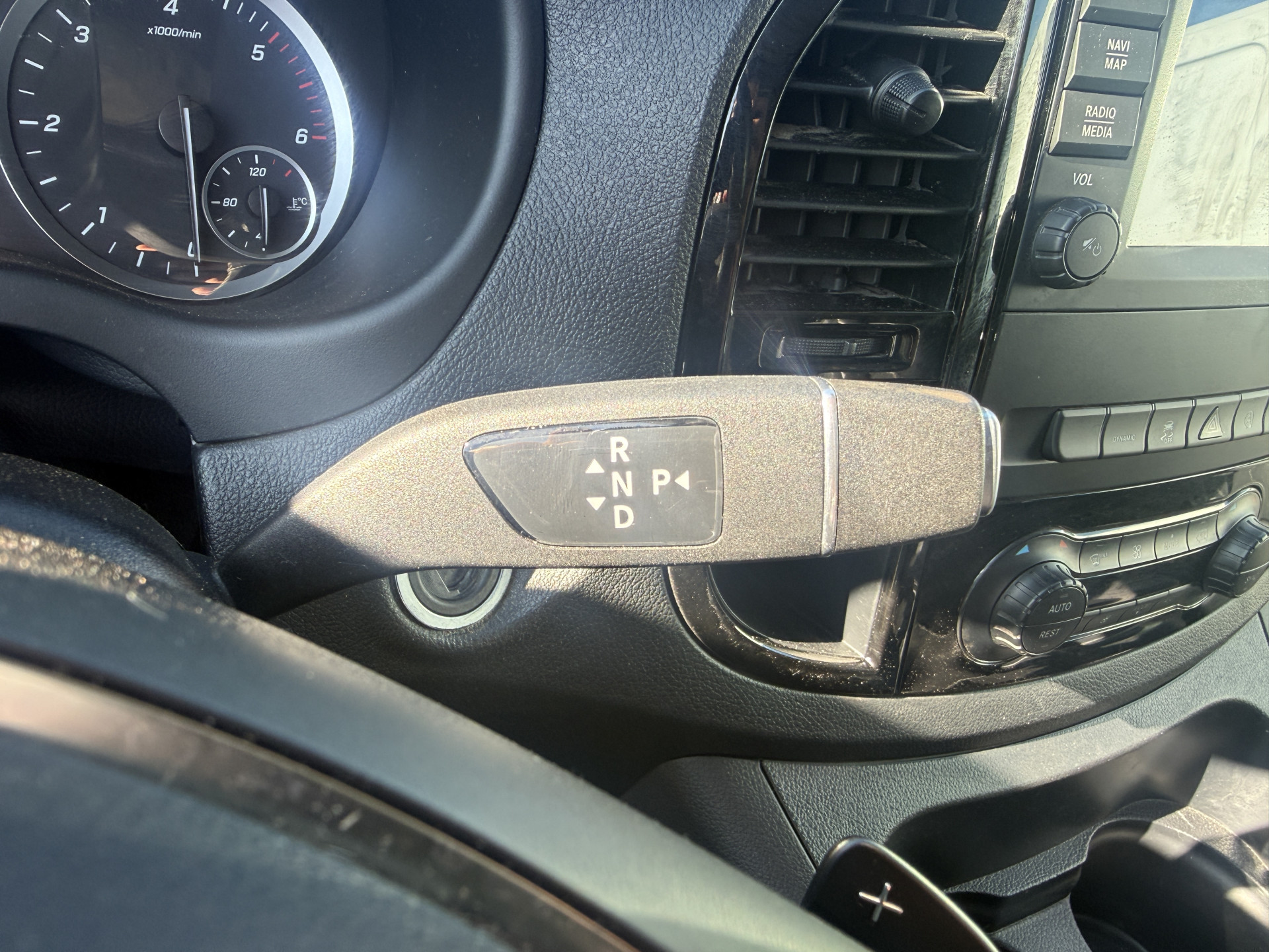 Mercedes-Benz Vito 119 1.9 CDI L2 190pk Automaat LE0 Dubbele Schuif Cruise Control Climate Control Trekhaak Carplay Camera Parkeersensoren v+a