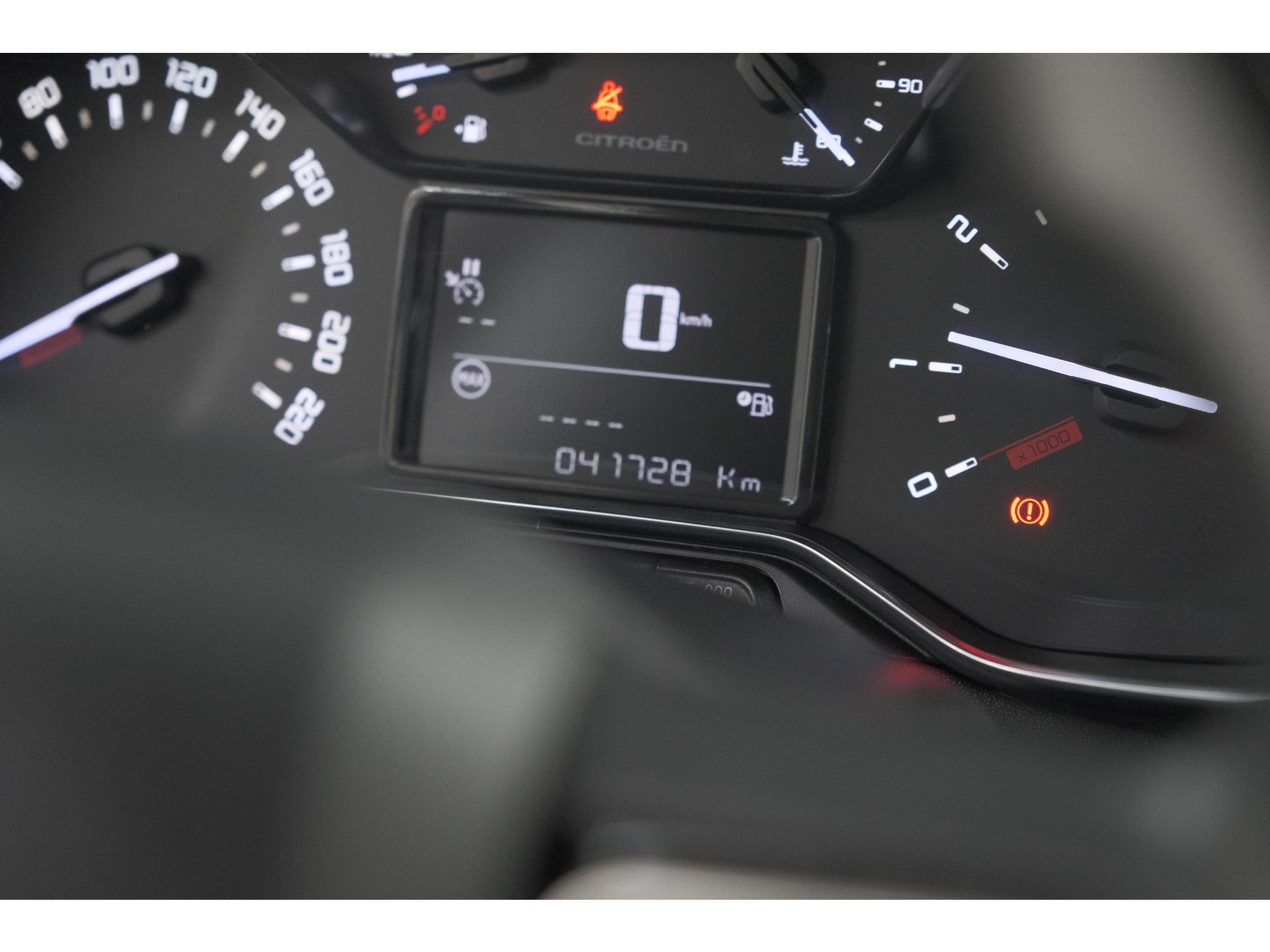 Citroen C3 PureTech 110 S&S Shine | Trekhaak | Parkeersensoren | Navigatie | Apple Carplay