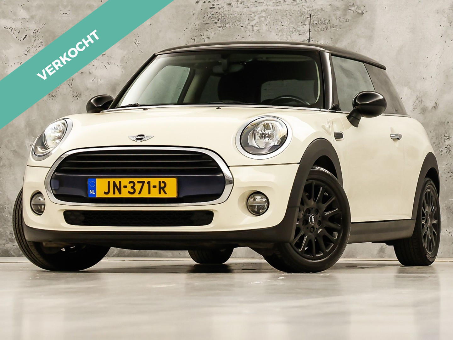 MINI 3-deurs 1.5 Cooper Sport 136Pk (NAVIGATIE, GETINT GLAS, AIRCO, BLUETOOTH, LM VELGEN, SPORTSTOELEN, CRUISE, NIEUWE APK, NIEUWSTAAT)