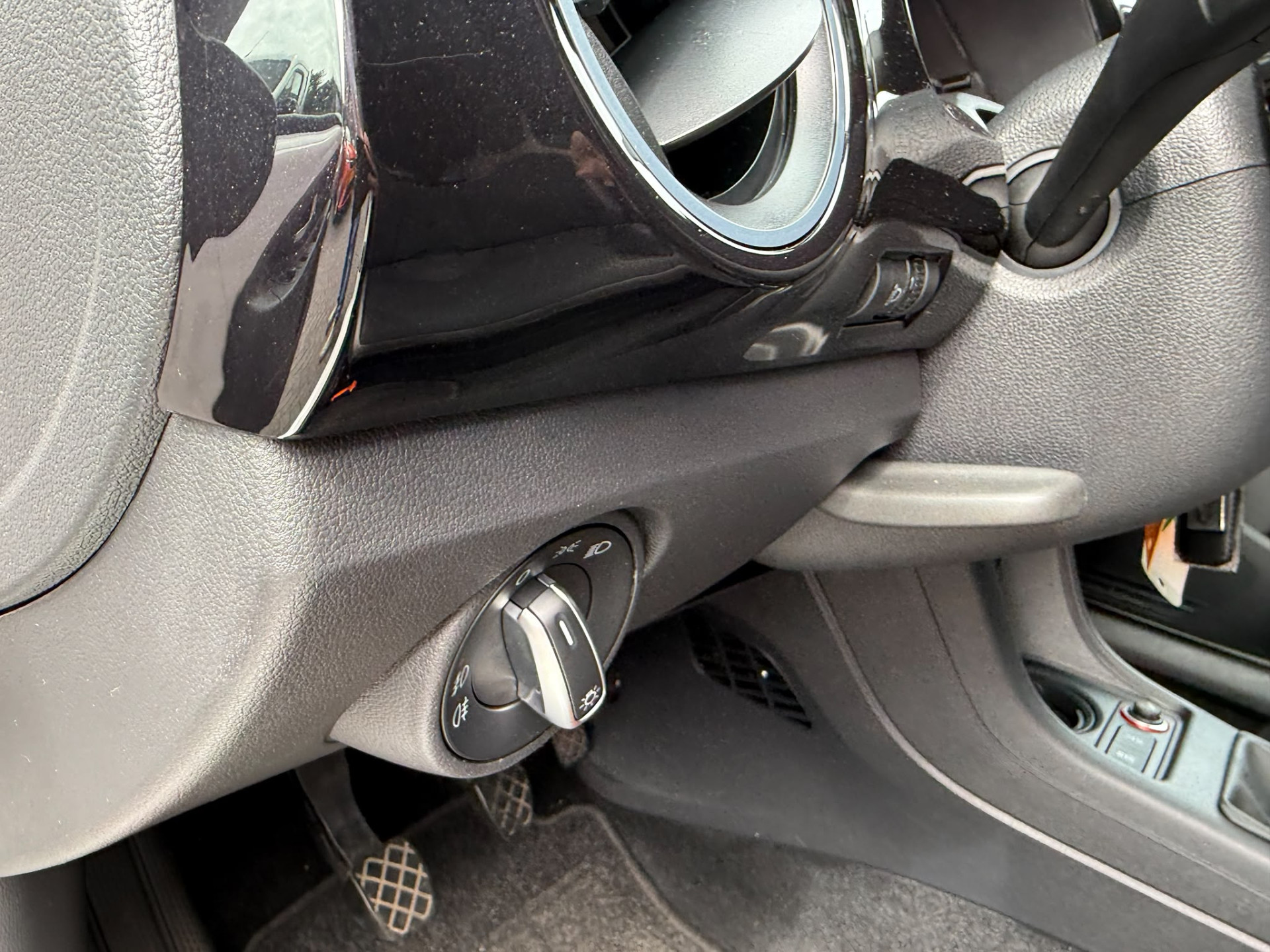 Volkswagen Up! 1.0 high up! BlueMotion | 2E EIGENAAR | 3/6/12MND GARANTIE | PANO | CRUISE | AIRCO | NAVI | FENDER AUDIO |