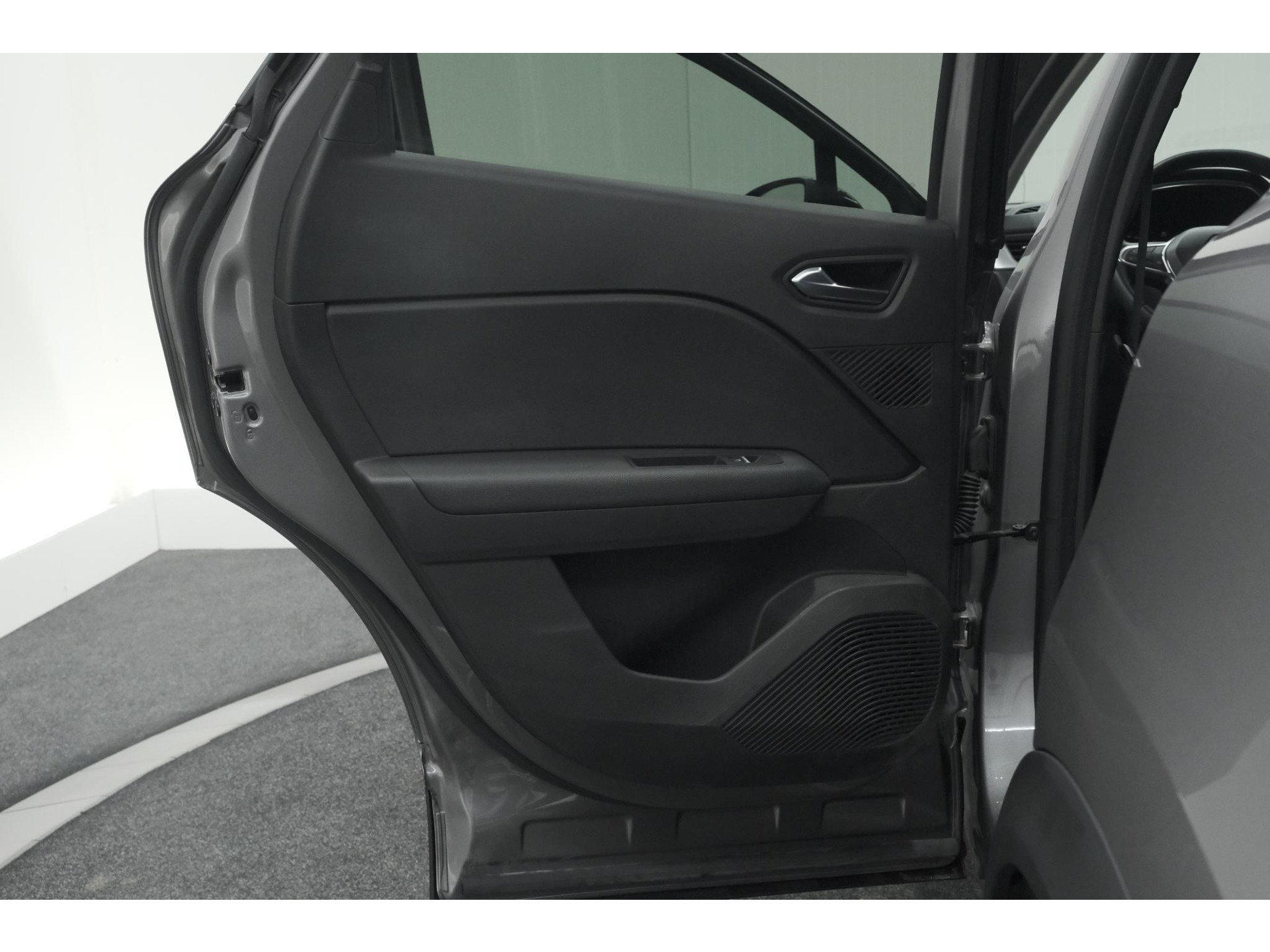 Renault Captur Mild Hybrid 140 EDC Techno | 360 Camera | 9.3 Inch Navigatie | Apple Carplay | 18 Inch Lichtmetalen Velgen