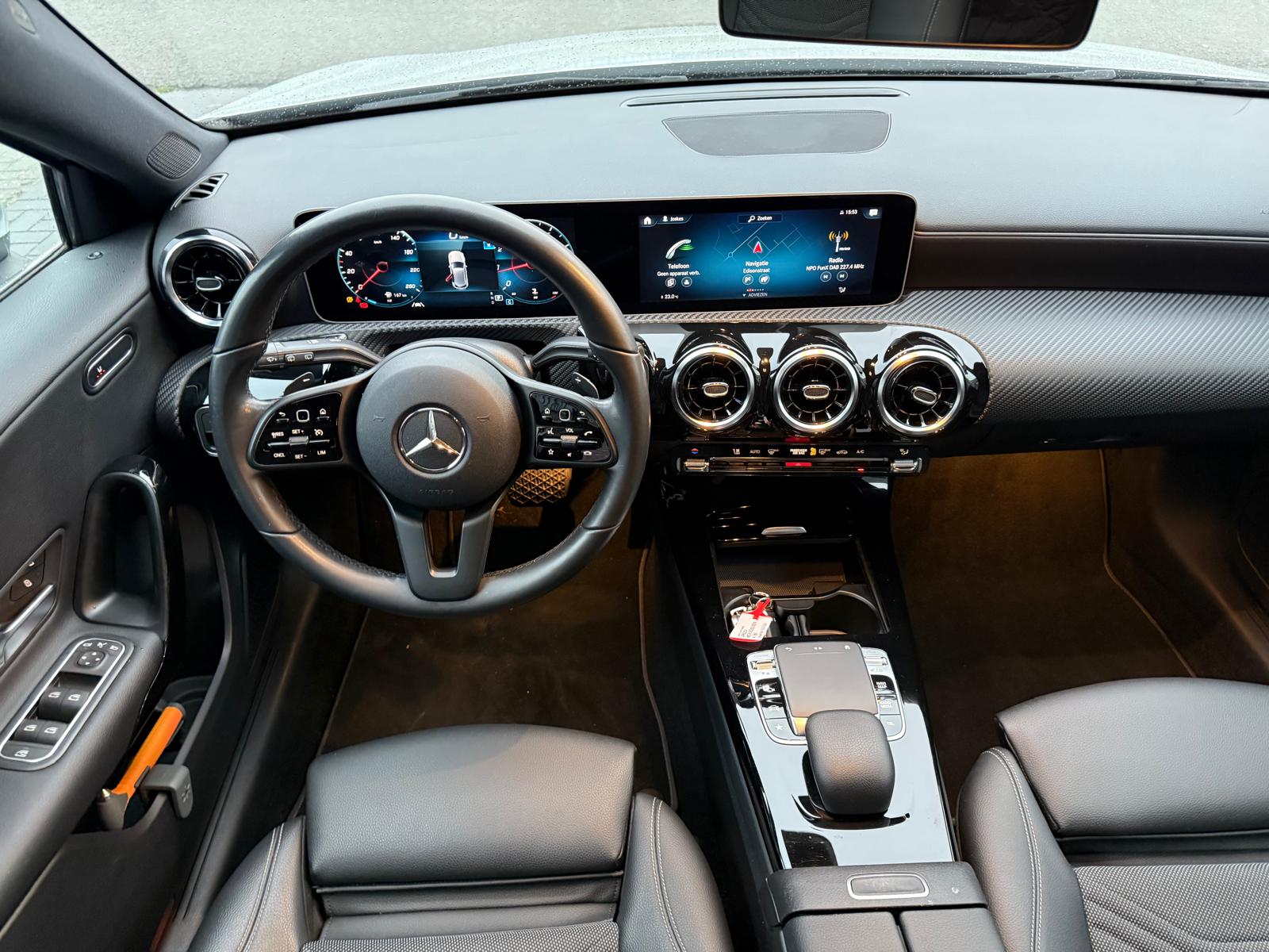 Mercedes-Benz A-klasse 180 Business Solution | 3/6/12MND GARANTIE | NAVIGATIE | CRUISE |LED | DAB | PDC | LMV | GOED ONDERHOUDEN |