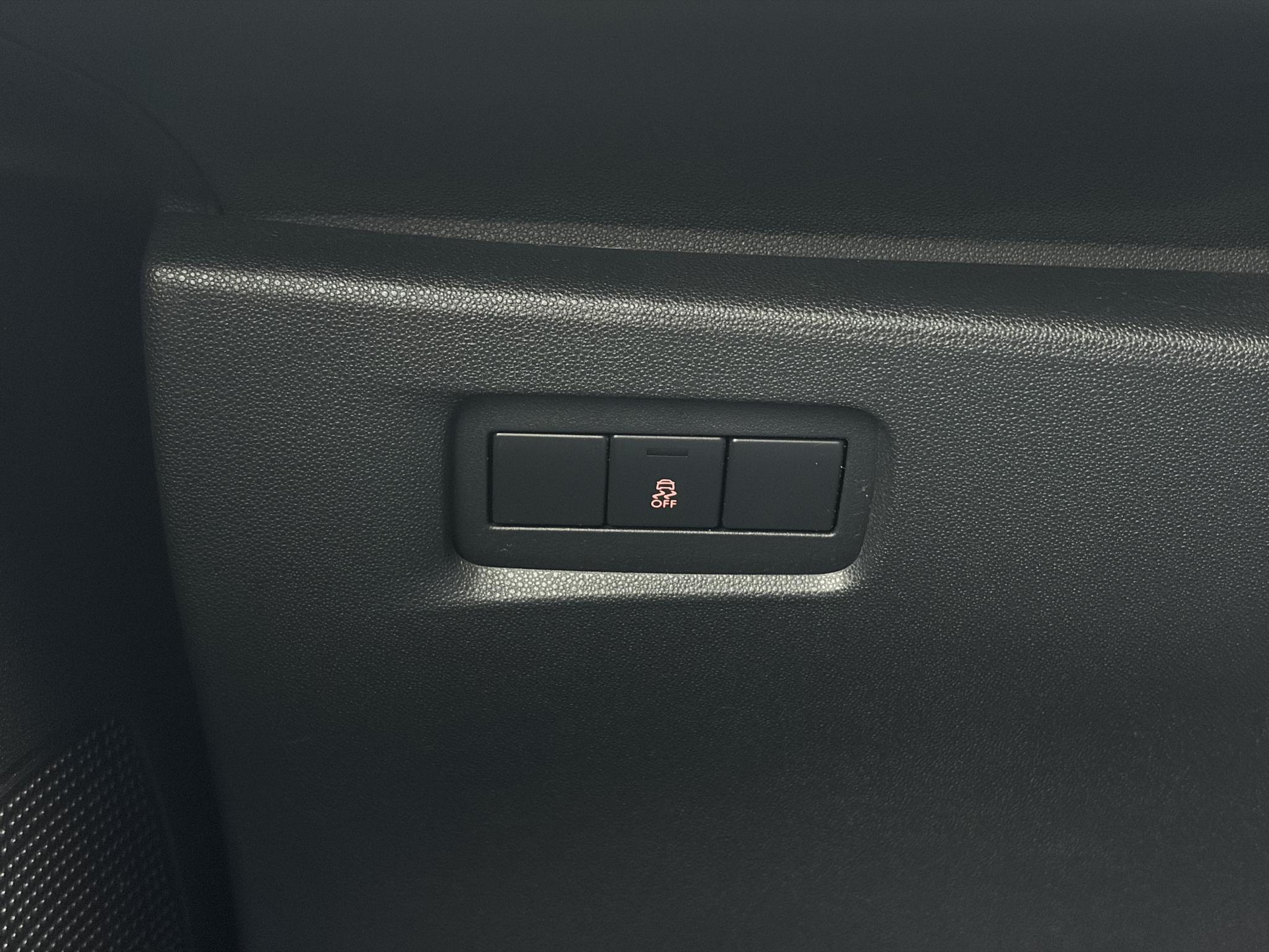 Citroen C3 1.2 PureTech Selection ✓Nieuwe D-riem✓Navi✓Carplay✓Trekhaak✓Dealer Onderhouden✓Clima✓Cruise✓5 Deurs✓Net grote beurt gehad✓N.A.P✓Apk tot 09-2027