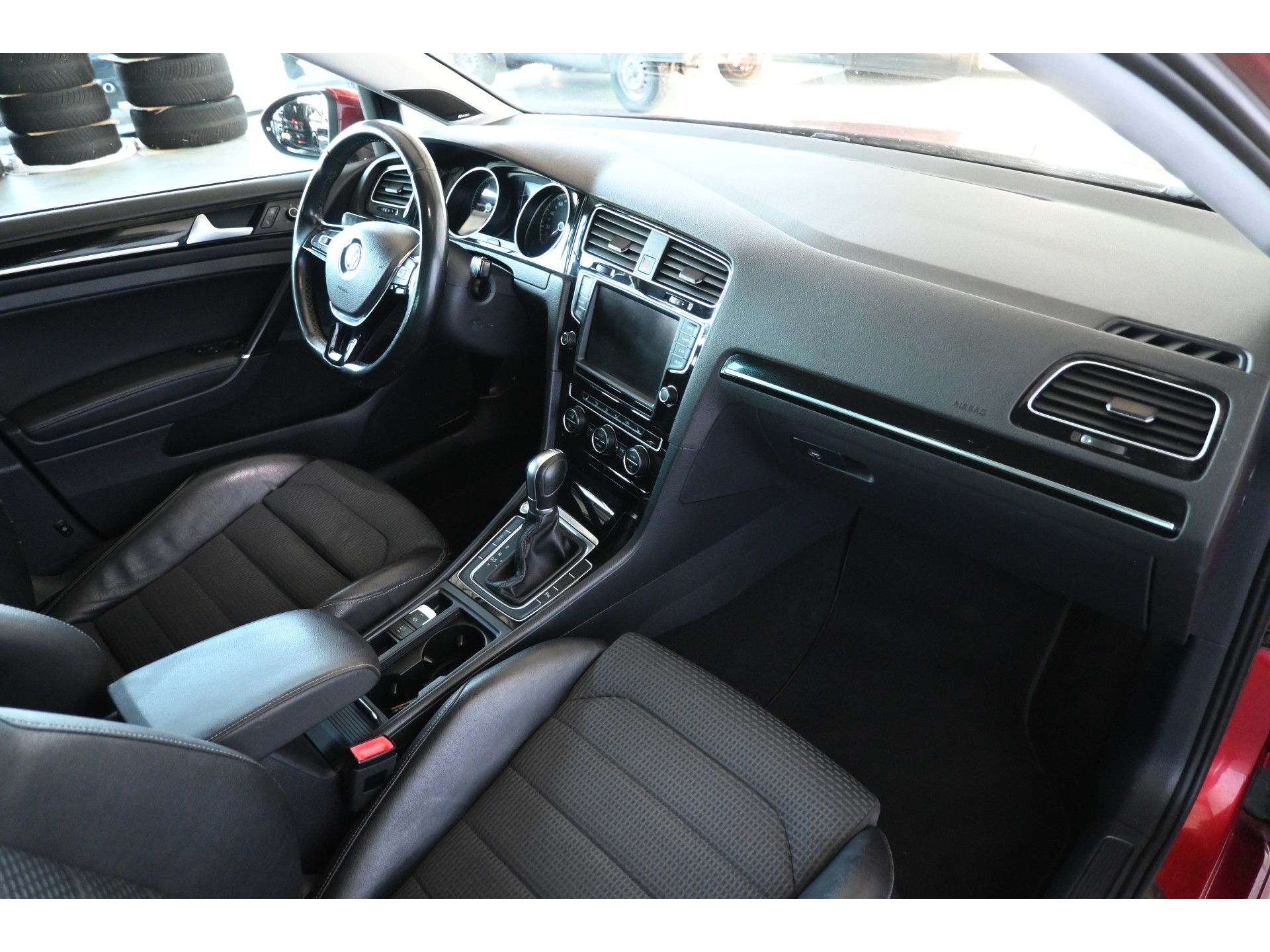 Volkswagen Golf 1.4 TSI Highline Nap Automaat Navigatie Cruise Clima Stoelverwarming Massage Inruil Mogelijk