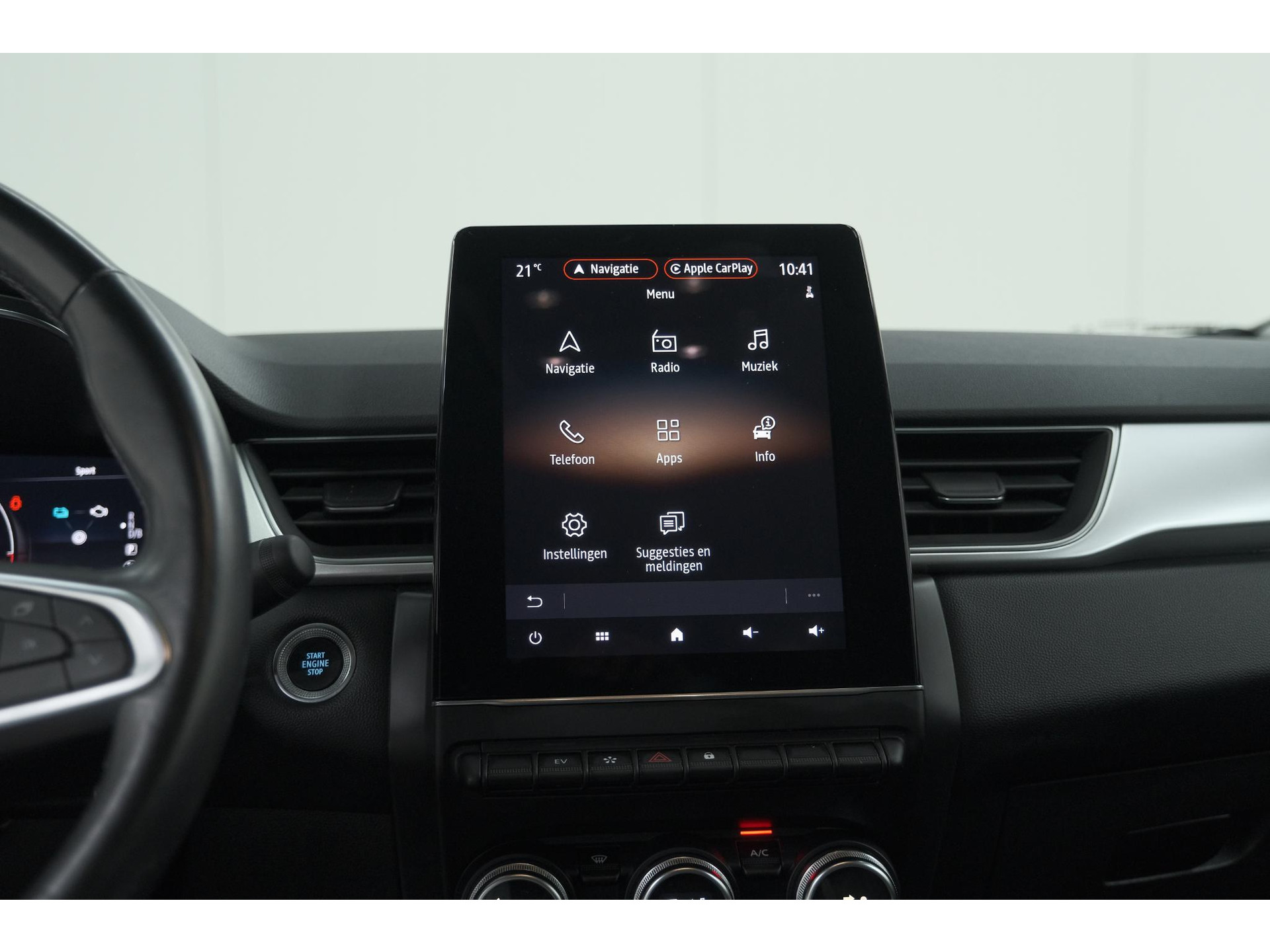 Renault Captur 1.6 E-Tech Plug-in Hybrid 160 Intens | Trekhaak | Camera | Adaptieve Cruise Control | Dodehoekdetectie