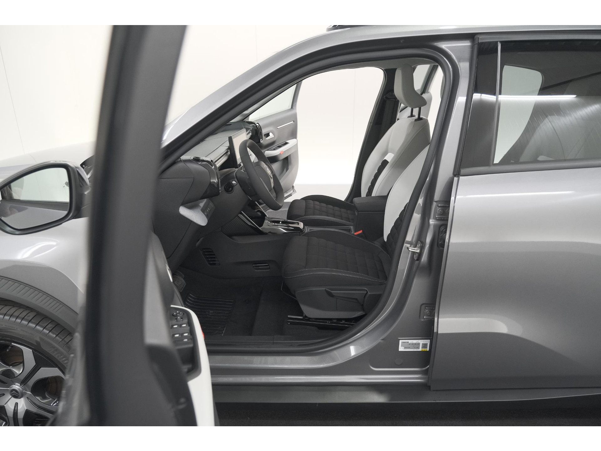 Citroen Ë-C3 Aircross Plus 113pk Extended Range 54 kWh | 11 KW Lader | Camera | Apple CarPlay | Parkeersensoren