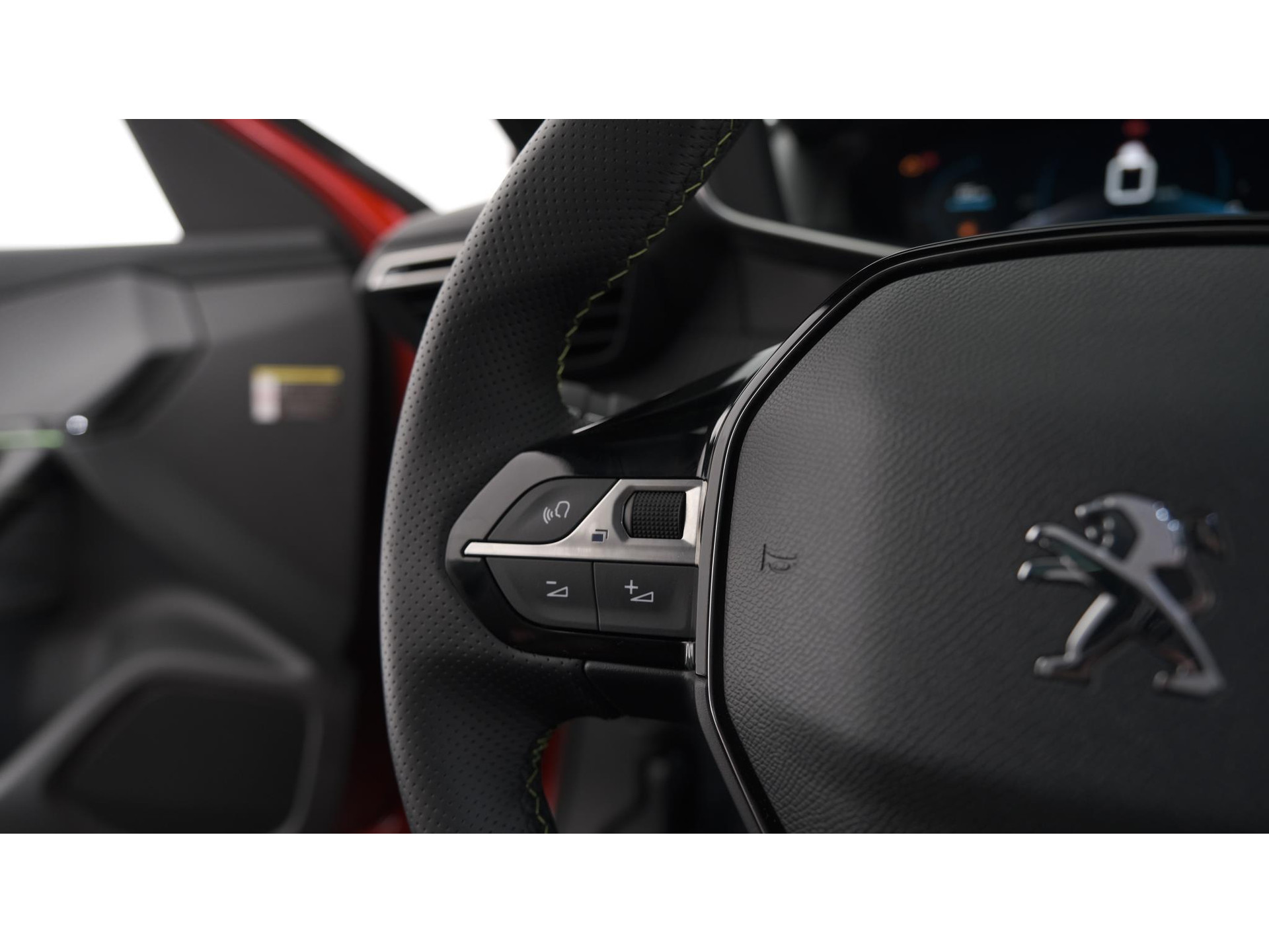 Peugeot 2008 PureTech 130 GT | Camera | Dodehoekdetectie | Navigatie | Parkeersensoren | Stoelverwarming
