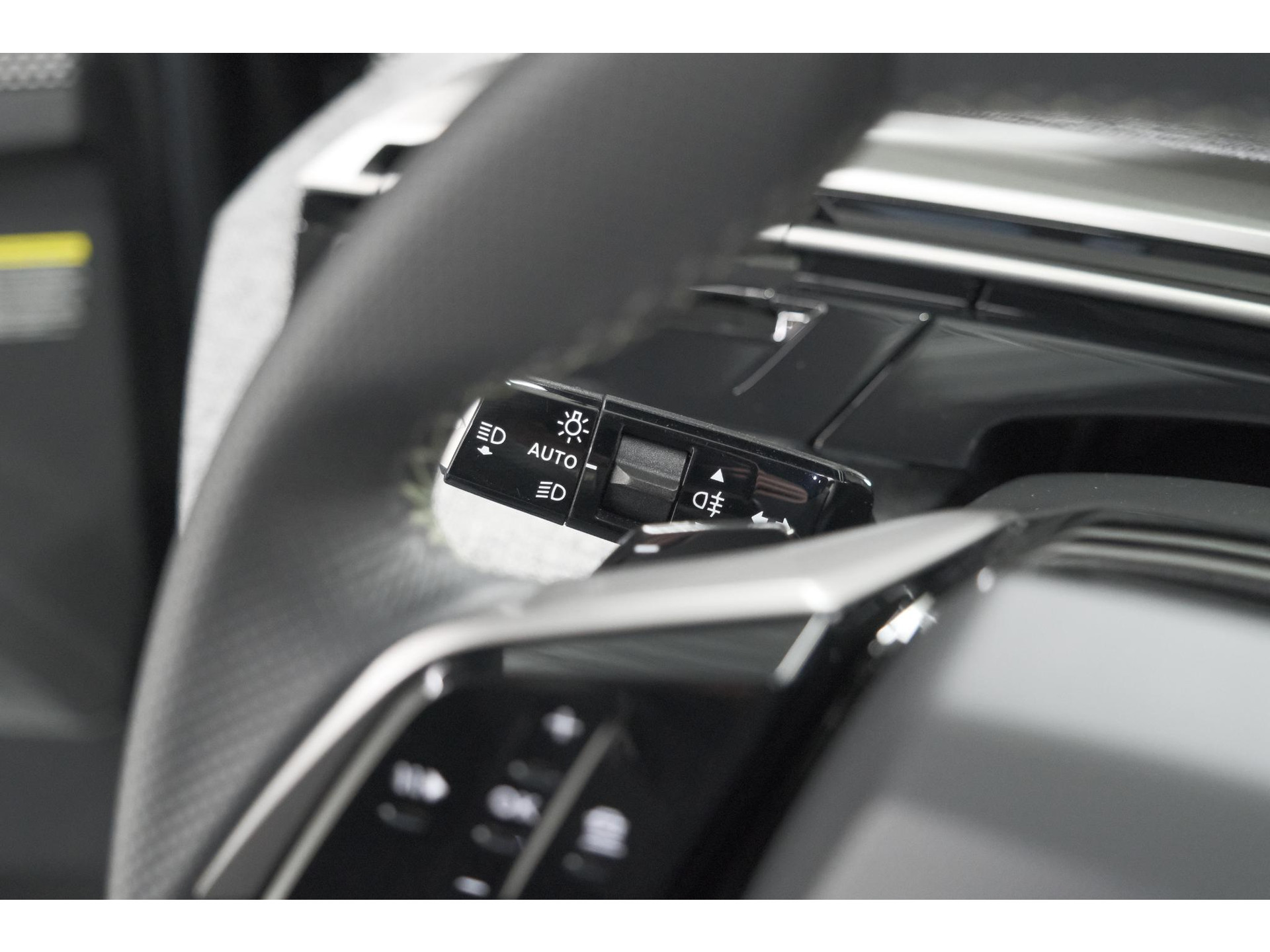 Peugeot 3008 1.2 Hybrid 136 GT | Pack Winter | Camera | Adaptieve Cruise Control | Elektrische Kofferklep