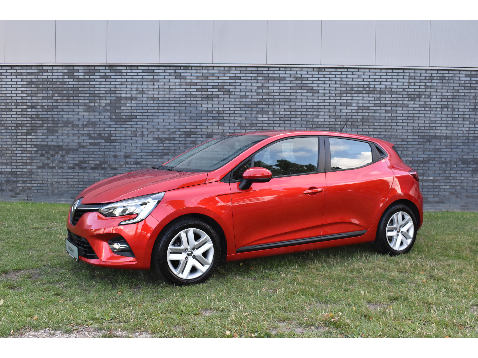 Renault Clio 1.0 TCe Bi-Fuel Zen G3 Gas dus super voordelig rijden 215,- per 3 maanden wegenbelasting Prijs incl. btw Gas kost 0,83 cent per liter