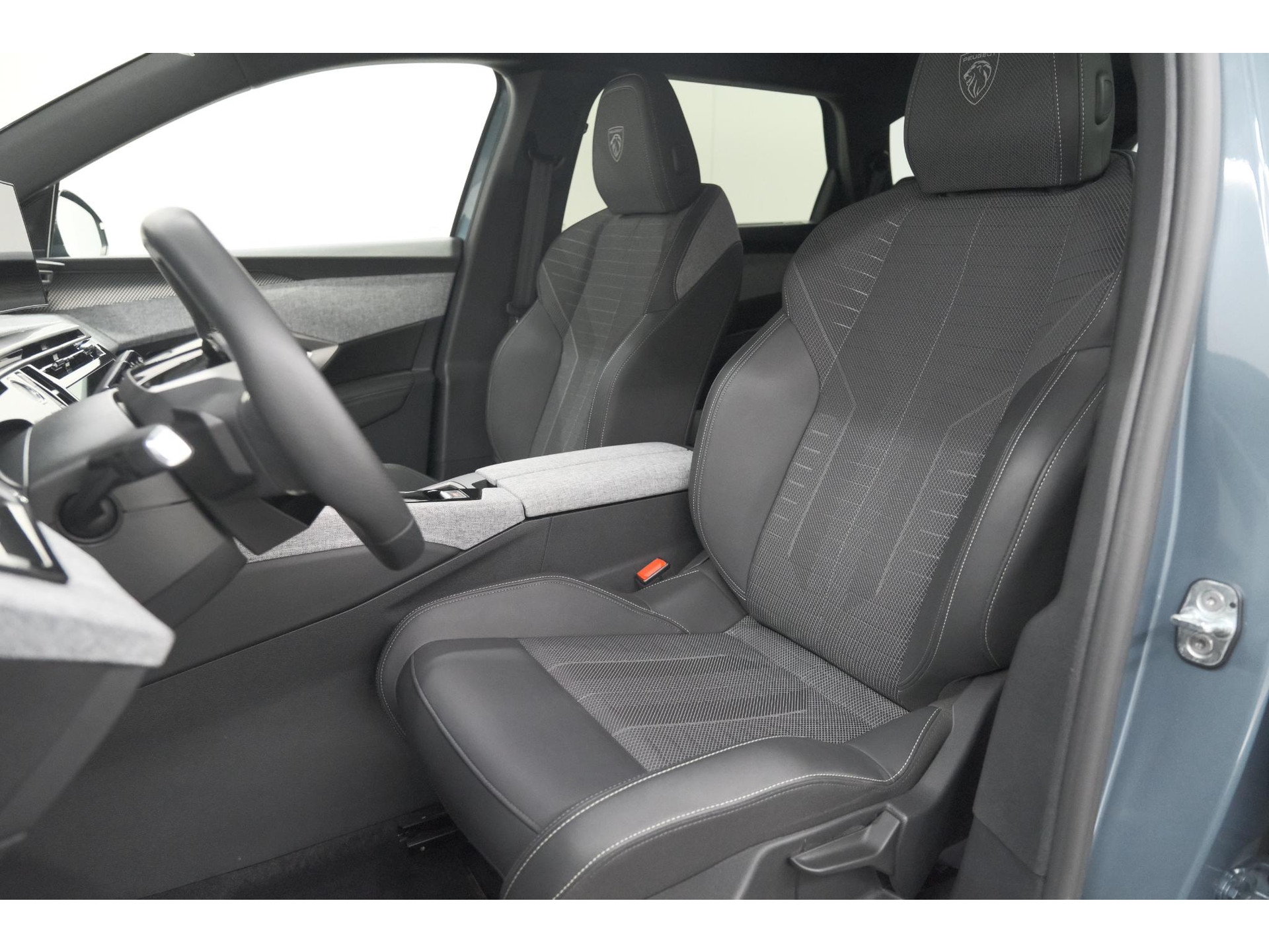 Peugeot 5008 1.2 Hybrid 136 GT 7p | Adaptieve Cruise control | Elektrische Kofferklep | Stoelverwarming