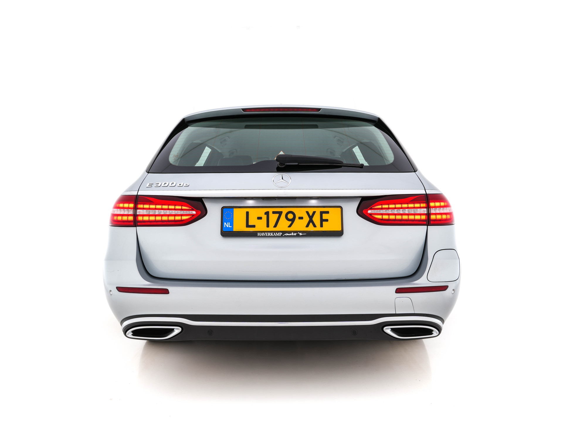 Mercedes-Benz E-klasse Estate 300 de Business Solution Luxury Plug-In (INCL-BTW) Aut. *DIGI-COCKPIT | MULTIBEAM-LED | LUXURY-LEATHER | TOP-VIEW | KEYLESS | DAB | NAVI-FULLMAP | CRUISE | SHIFT-PADDLES | AMBIENT-LIGHT | HEATED-SPORTSEATS | 18"ALU*