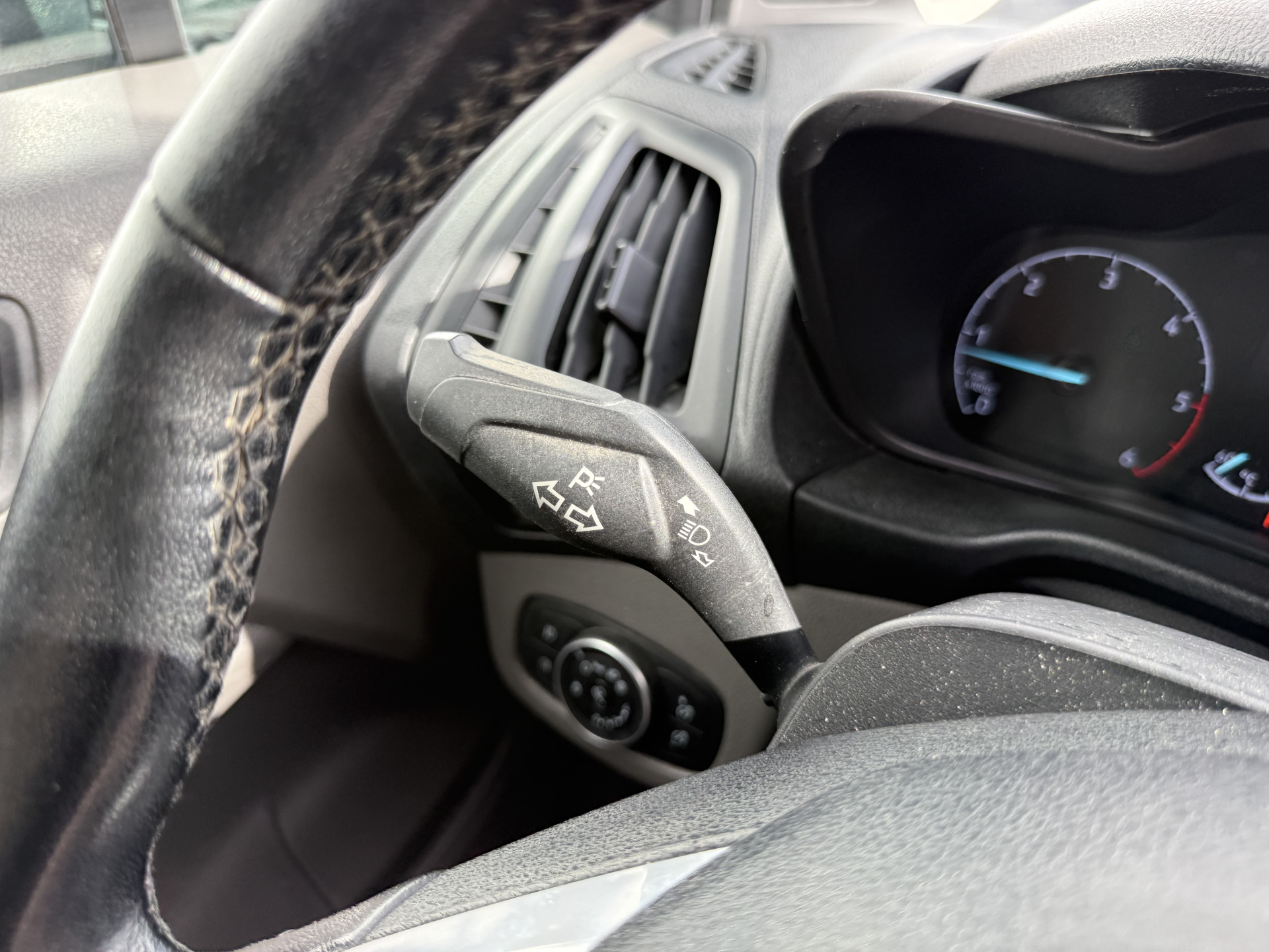 Ford Transit Connect 1.5 TDCI 100PK L2 Automaat Trekhaak Carplay Camera Airco Cruise Control Camera Parkeersensoren Achter Stoelverwarming