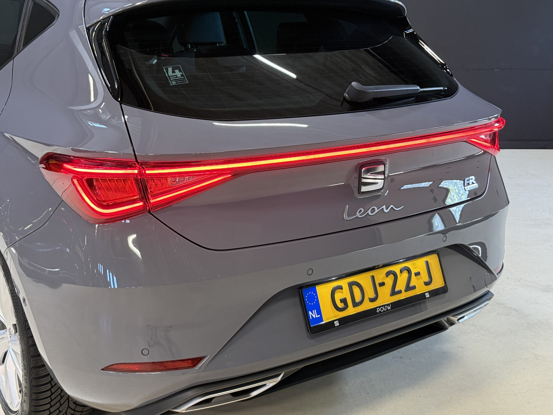 SEAT Leon 1.4 TSI eHybrid PHEV FR Business Intense | Keyless | Apple Carplay | Stoel/Stuurverwarming | Camera