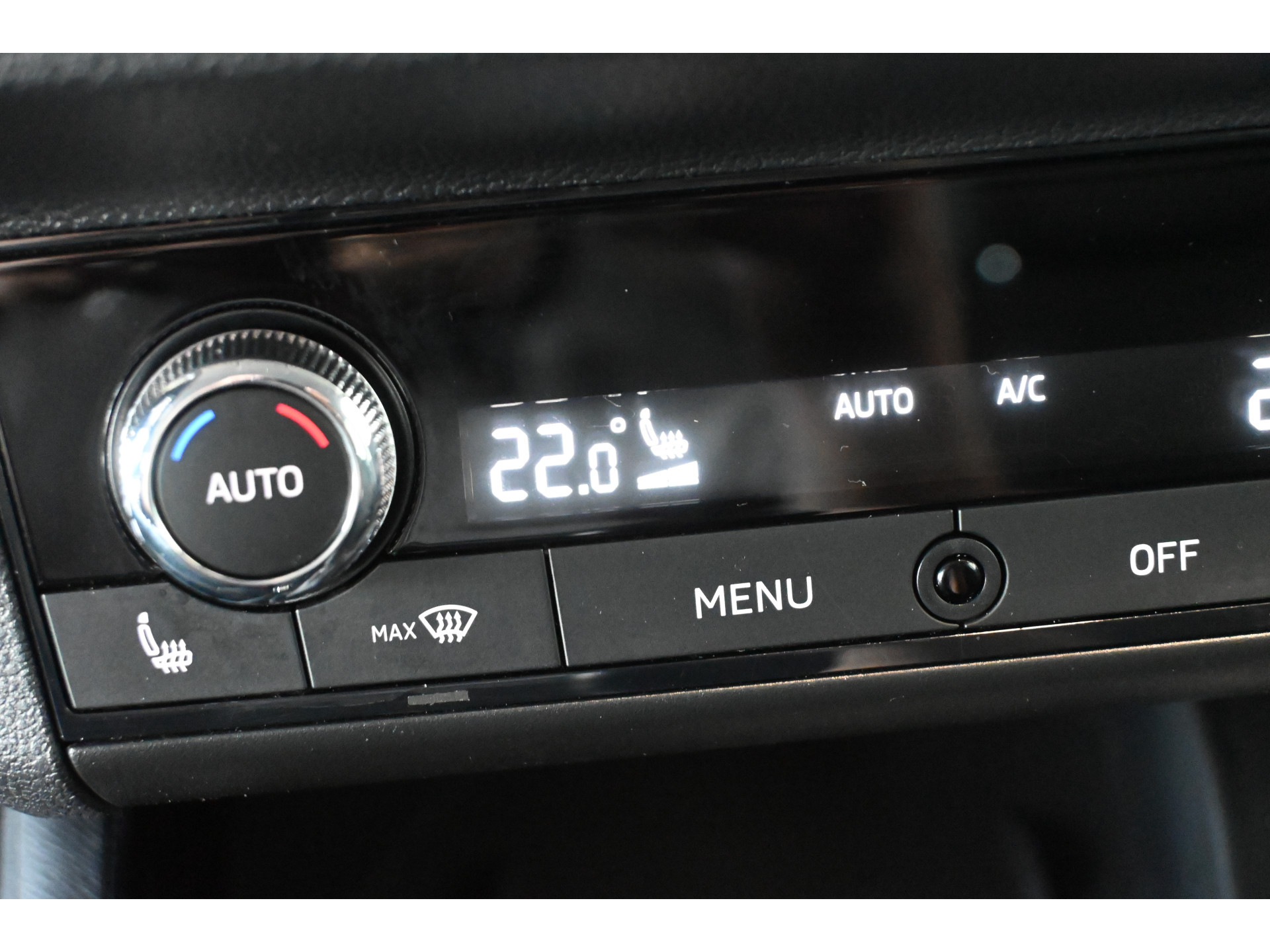 ŠKODA Scala 1.0 TSI Business Edition Nap! Adaptieve Cruise Clima Lane Assist Trekhaak Stoelverwarming CarPlay Goed Onderhouden! Inruil Mogelijk!