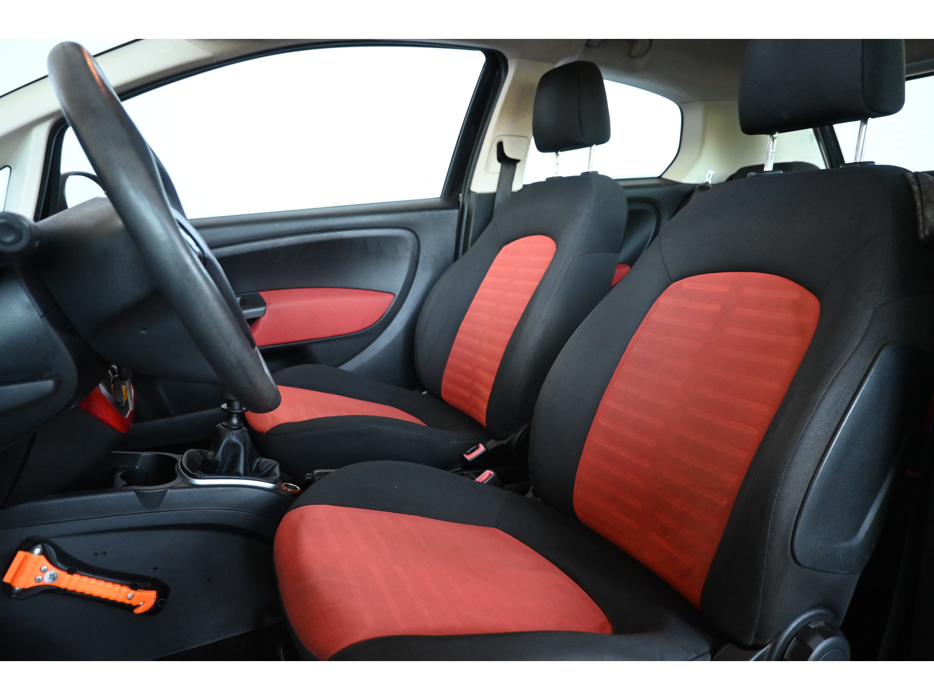 Fiat Grande Punto 1.4 Dynamic Nap Airco Lichtmetaal Stuurbekrachtiging Rijklaarprijs Inruil Mogelijk!