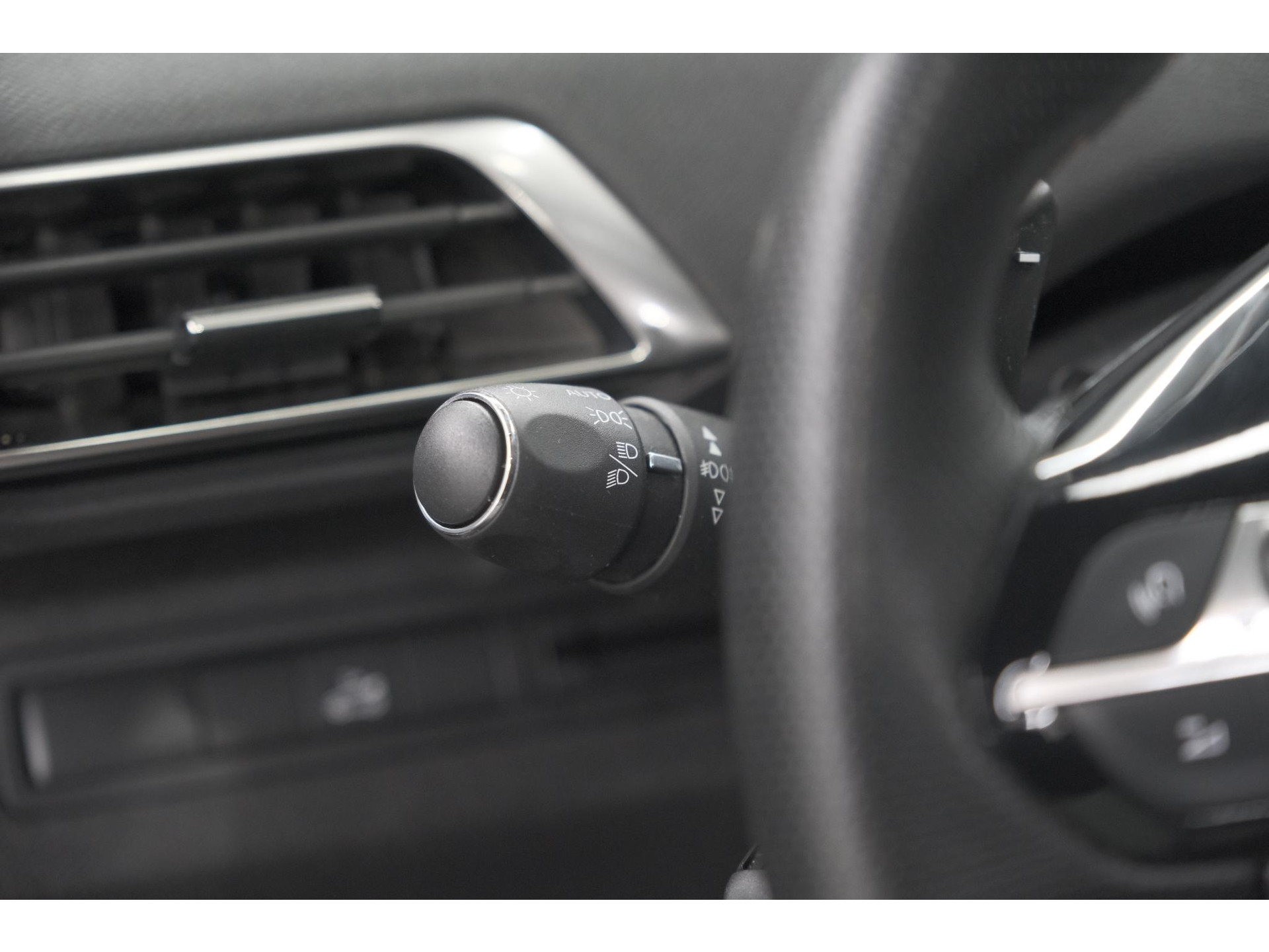 Peugeot 5008 PureTech 130 EAT8 GT-Line | Schuif-/Kanteldak | Trekhaak | Elektrische Kofferklep | Camera