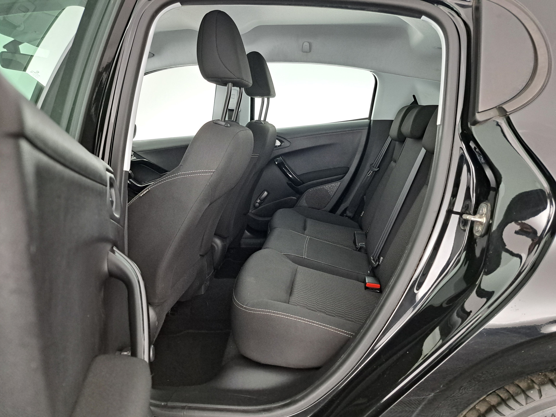 Peugeot 208 1.2 PureTech Blue Lion *AIRCO | NAVI-FULLMAP | COMFORT-SEATS | CRUISE | PDC*