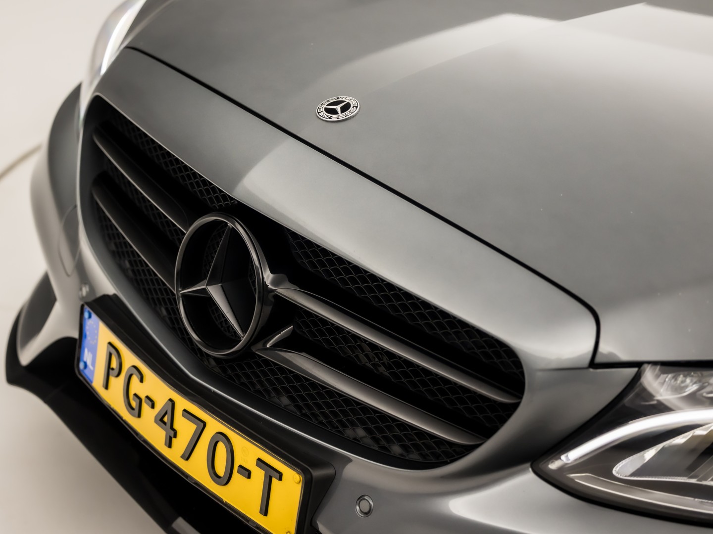 Mercedes-Benz C-Klasse 180 AMG Sport 156Pk Automaat (PANORAMADAK, NAVIGATIE, LEDER, ELEK SPORTSTOELEN, STOELVERWARMING, ELEK ACHTERKLEP, GETINT GLAS, ZWART HEMEL, NIEUWSTAAT)
