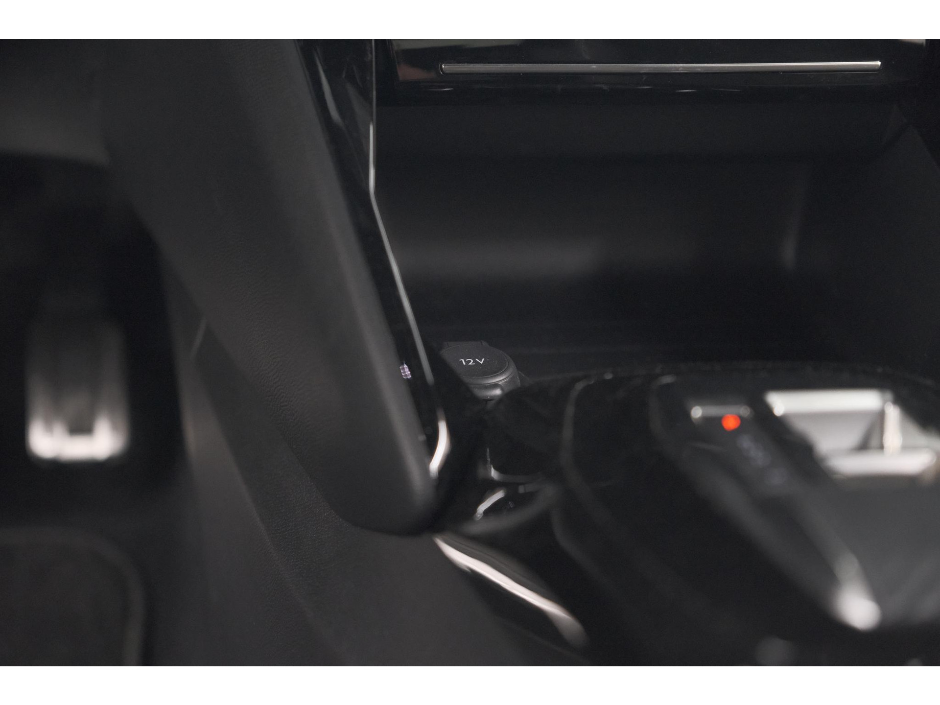 Peugeot 2008 PureTech 130 EAT8 GT | 360 Camera | Stoelmassage | Adaptieve Cruise Control | Dodehoekdetectie