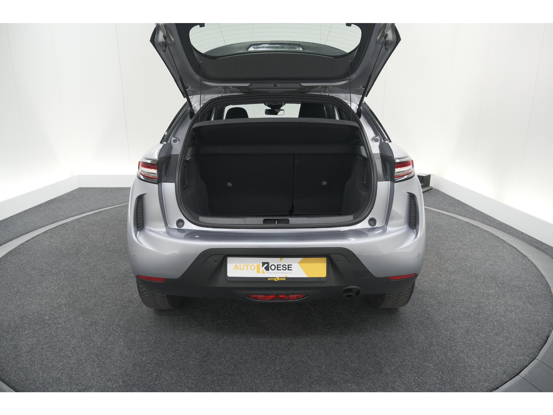 DS 3 Crossback PureTech 100 Montmartre | Parkeersensoren | Apple Carplay | Allseason Banden | Navigatie | Climate Control