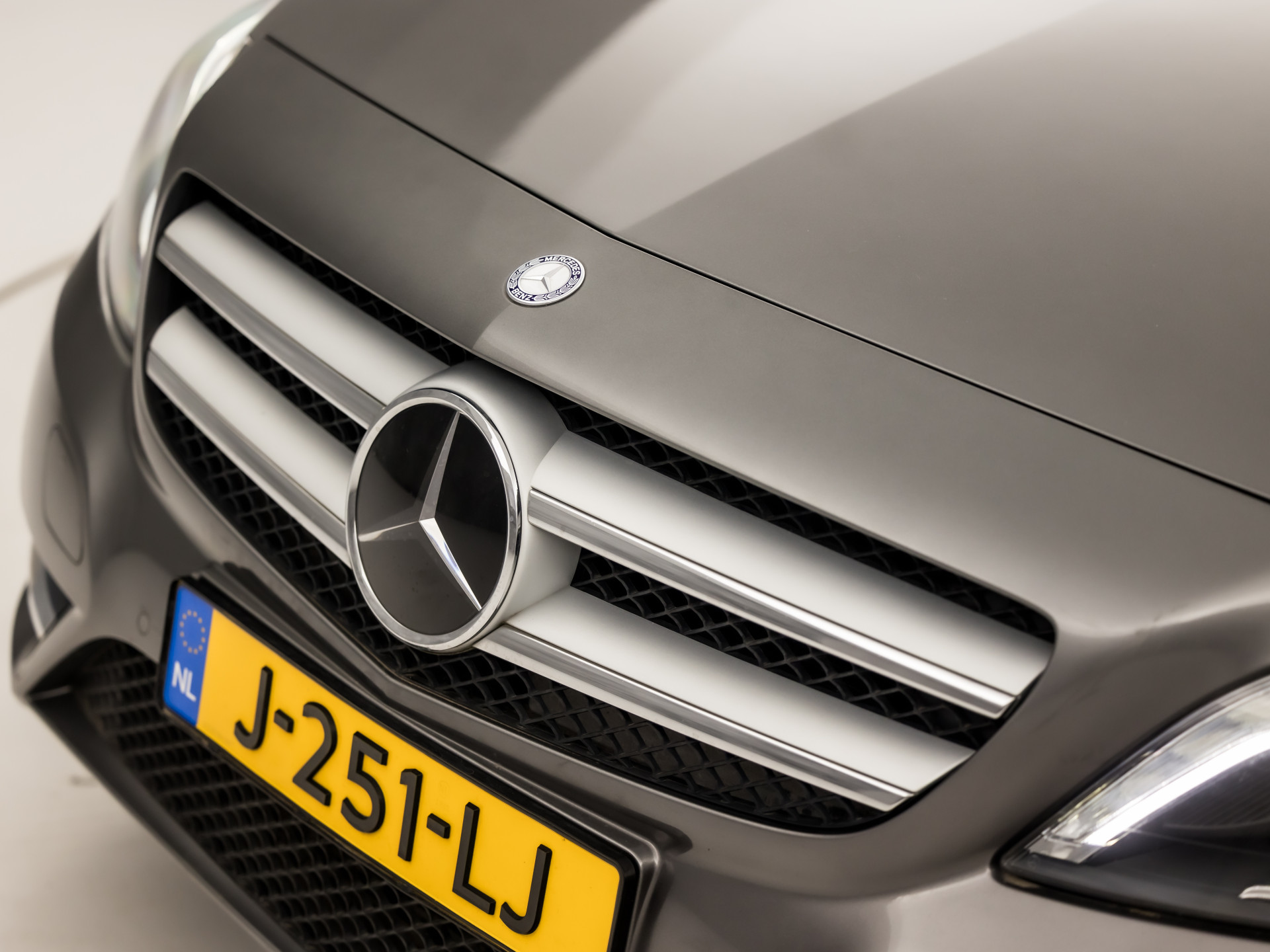 Mercedes-Benz B-Klasse 200 AMG Sport 157Pk (GROOT NAVI, CLIMATE, CAMERA, HARMAN/KARDON, STOELVERWARMING, LEDEREN SPORTSTOELEN, HARMAN/KARDON, XENON, ZWART HEMEL, NIEUWSTAAT)