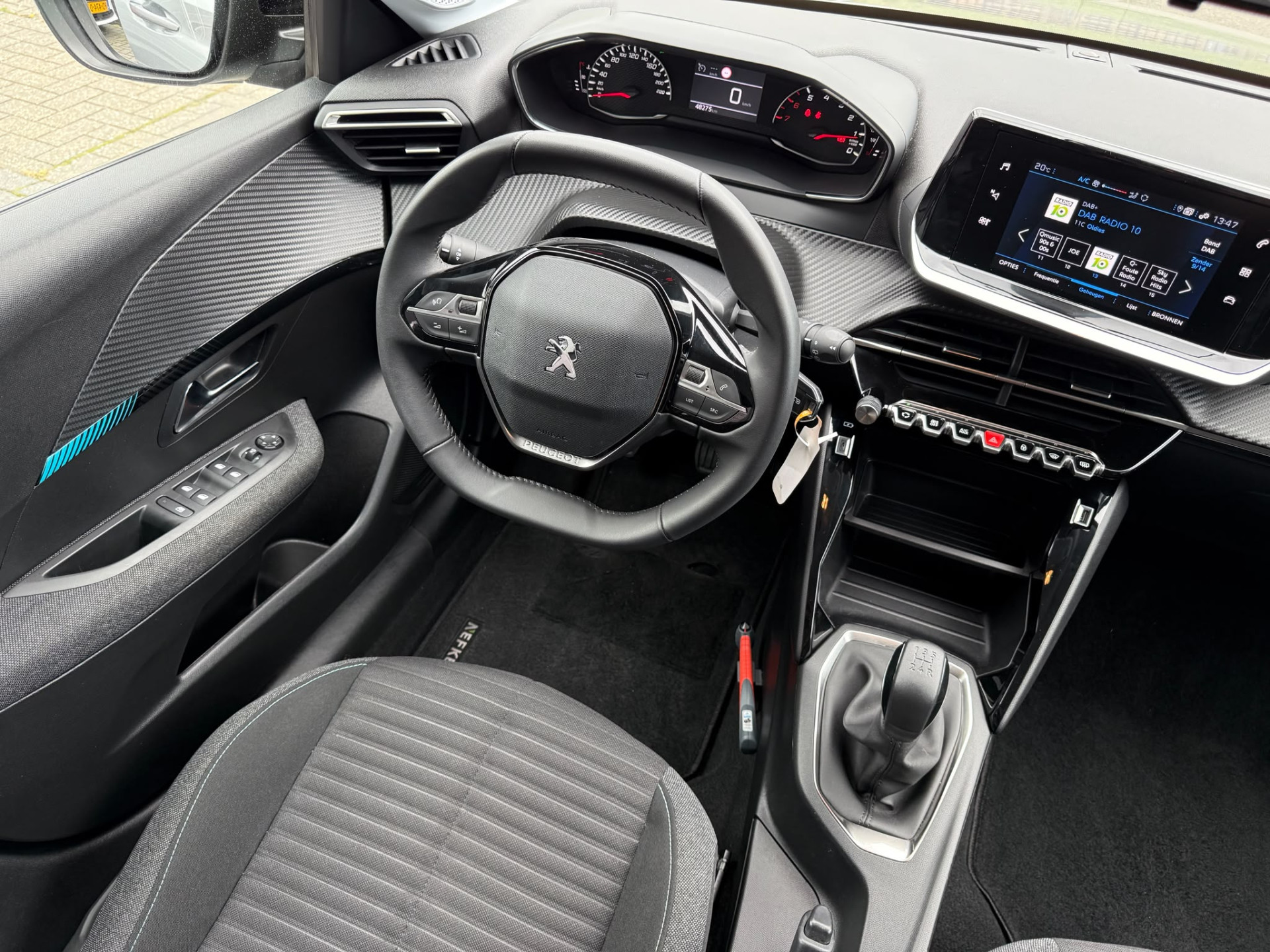 Peugeot 208 75PK Style | 1E EIGENAAR | 3/6/12MND GARANTIE| LED | CARPLAY | NAVI | CRUISE | CLIMA | LMV |