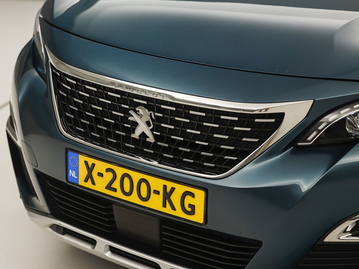 Peugeot 5008 1.2 PureTech GT-Line 7 Persoons Automaat 131Pk (GROOT NAVI, APPLE CARPLAY, 360 CAMERA, SPORTSTOELEN, KEYLESS, VIRTUAL DASHBOARD, LM VELGEN, NIEUWE APK)